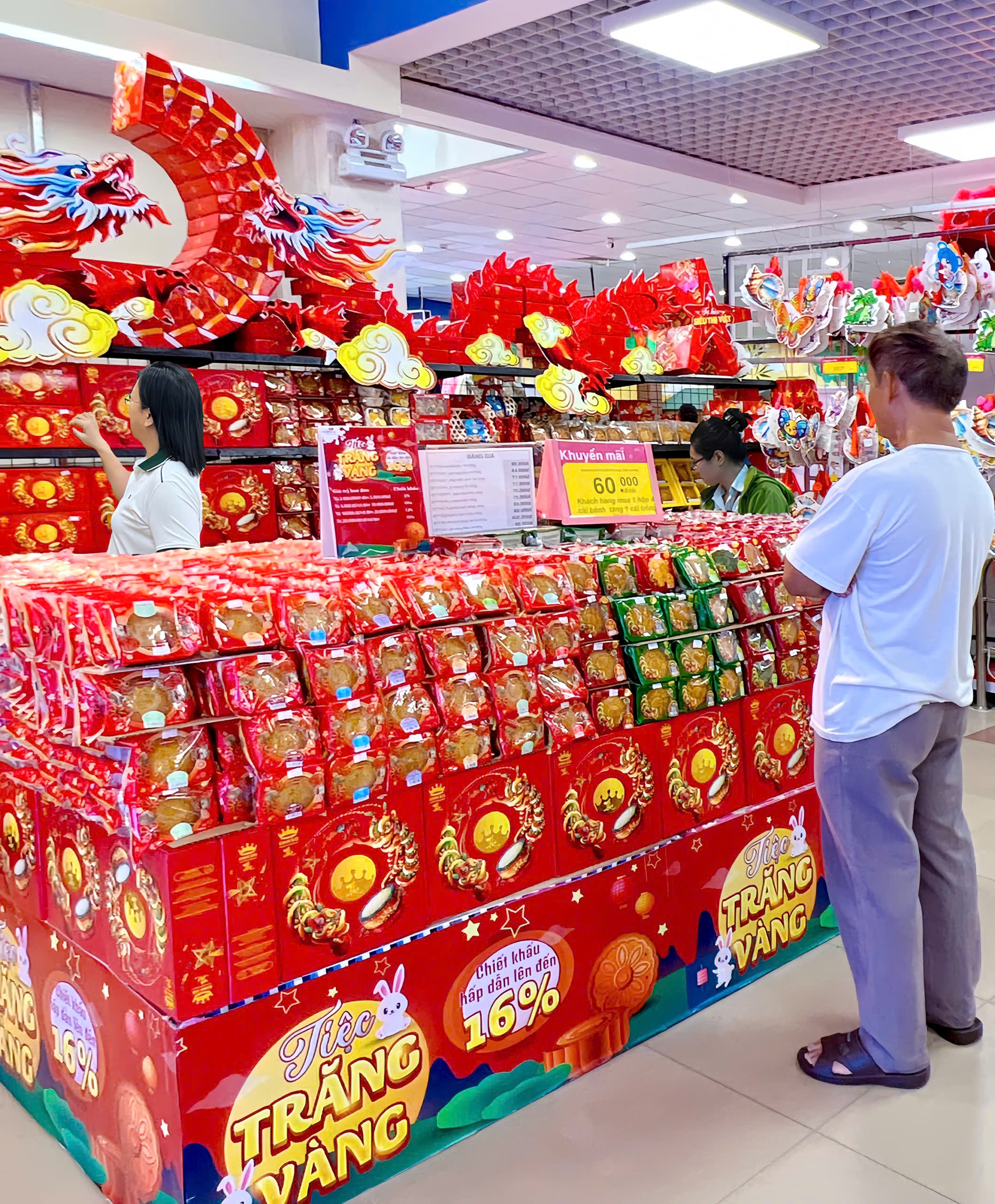 Hàng Việt chiếm ưu thế trong giỏ quà Trung Thu Hàng Việt chiếm ưu thế trong giỏ quà Trung Thu