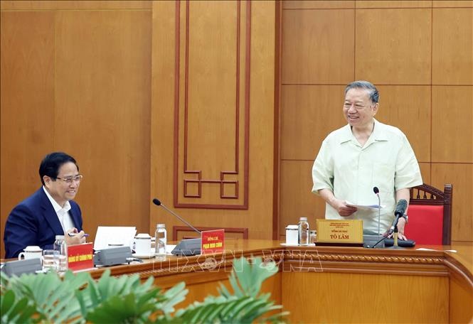 Tổng Bí thư yêu cầu, cần đánh giá khách quan, toàn diện về tình hình và kết quả thực hiện các Nghị quyết quan trọng này - Ảnh: TTXVN Tổng Bí thư yêu cầu, cần đánh giá khách quan, toàn diện về tình hình và kết quả thực hiện các Nghị quyết quan trọng này - Ảnh: TTXVN