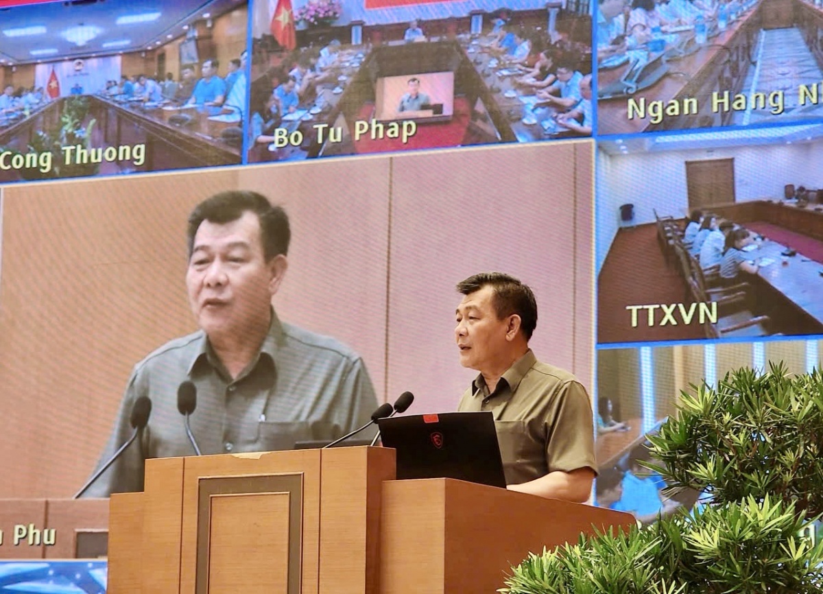 Quán triệt, triển khai thực hiện quy định, chỉ thị, hướng dẫn của Trung ương Quán triệt, triển khai thực hiện quy định, chỉ thị, hướng dẫn của Trung ương