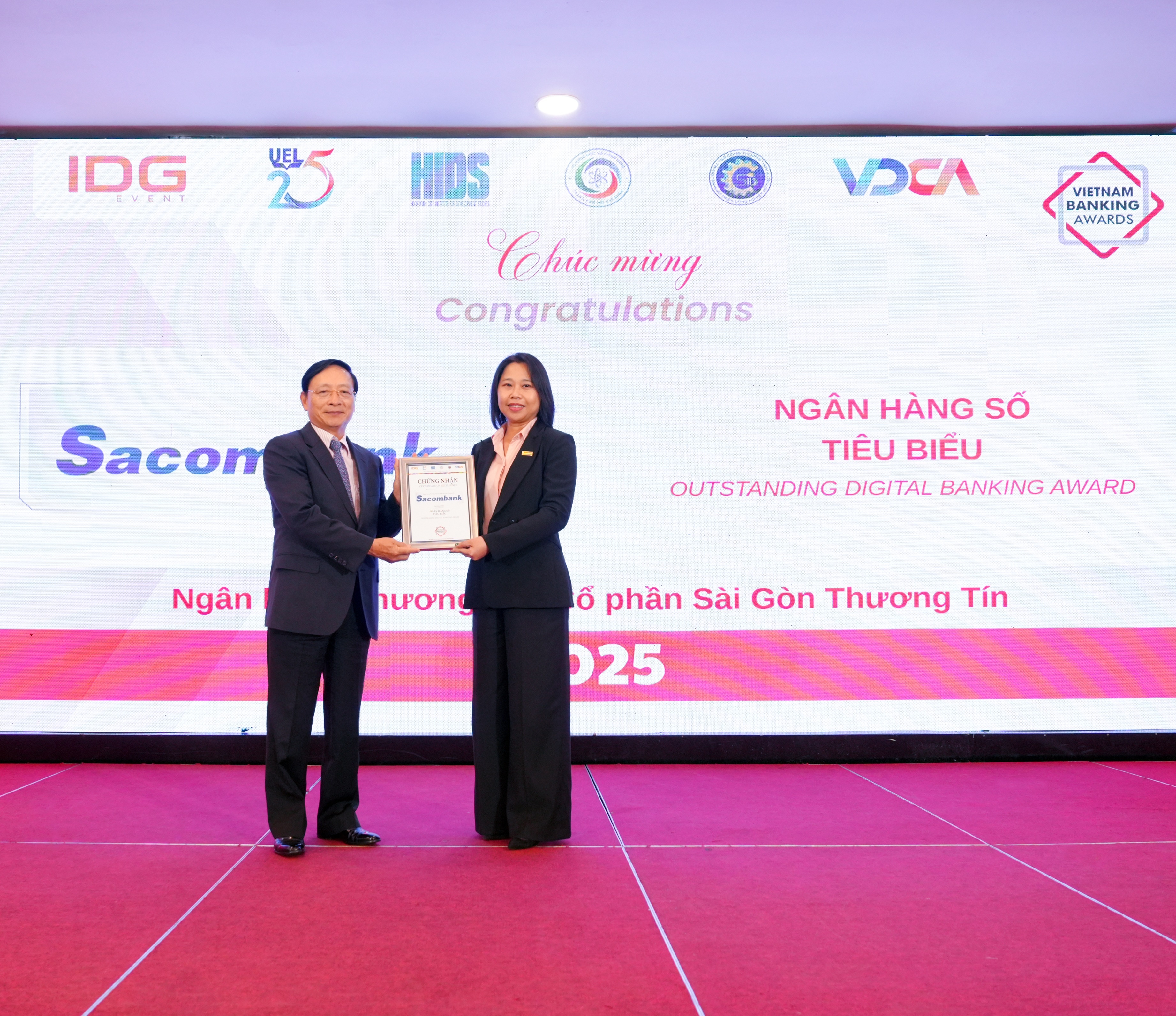 Sacombank tiếp tục được vinh danh tại giải thưởng ngân hàng Việt Nam tiêu biểu 2025