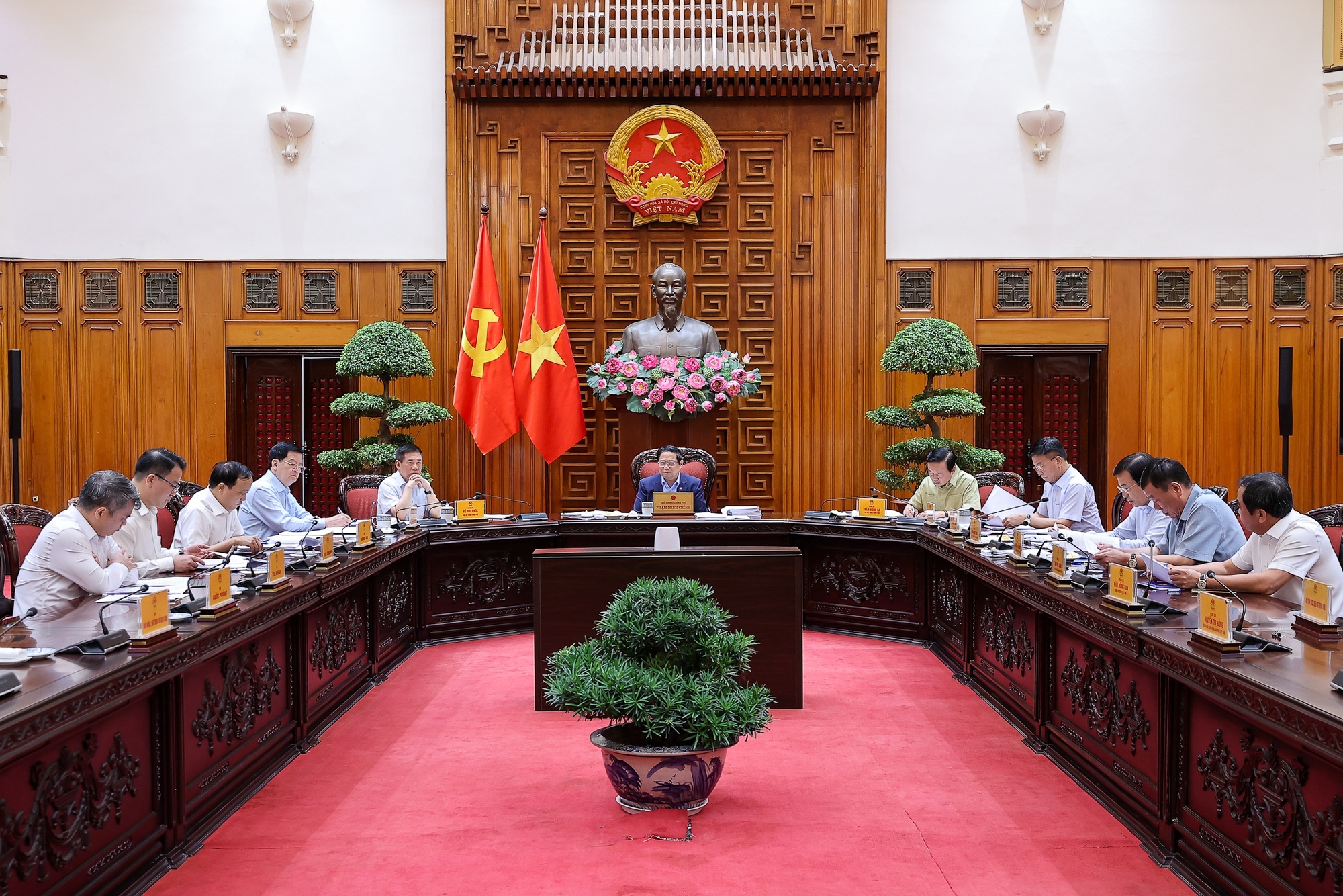 Thủ tướng Chính phủ chủ trì cuộc họp của Ban Thường vụ Đảng ủy Chính phủ - Ảnh: VGP/Nhật Bắc