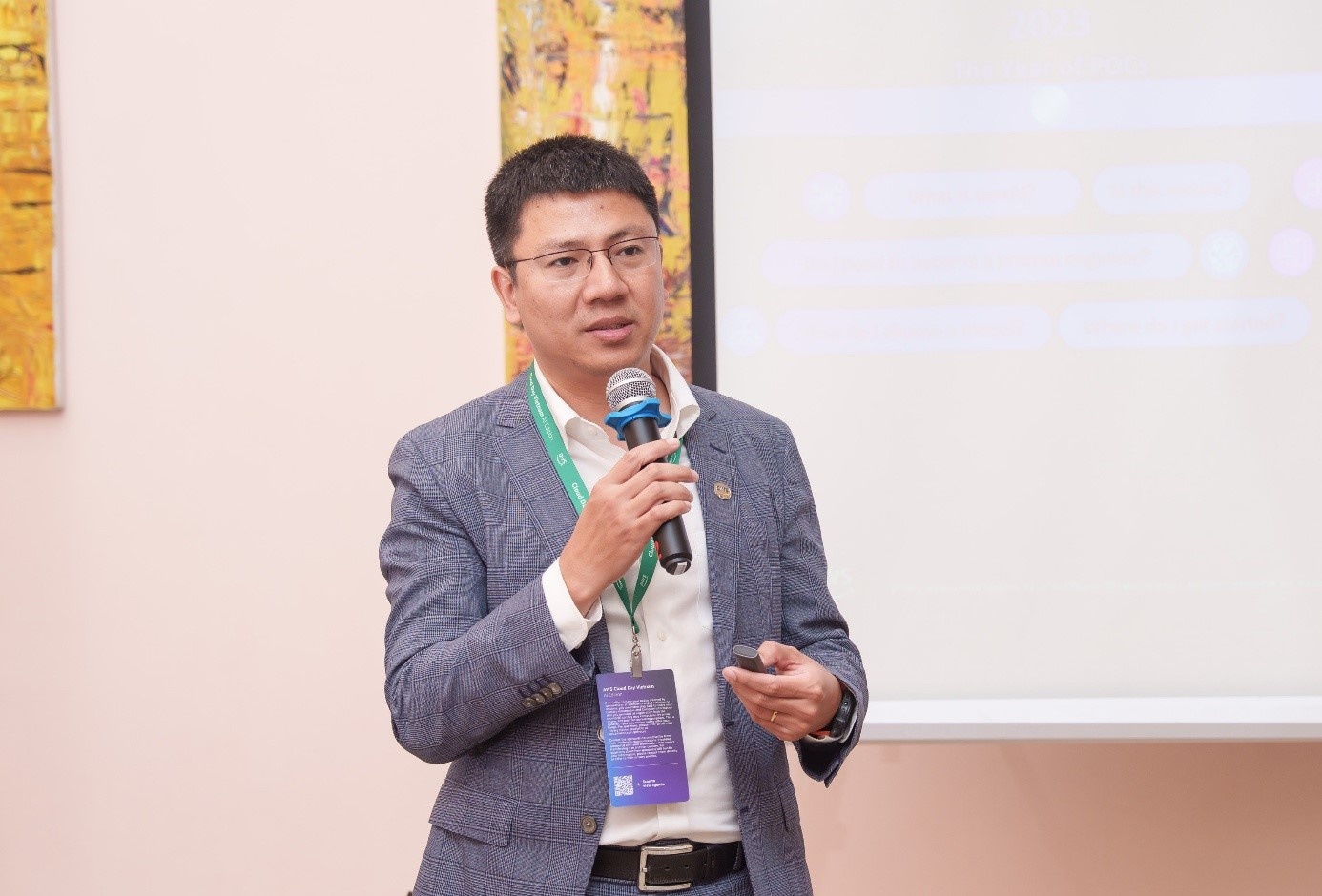 Ông Hoàng Trung Hiếu, Giám đốc Kiến trúc giải pháp, AWS Việt Nam tại phiên họp báo chí AWS Cloud Day 2025. Ông Hoàng Trung Hiếu, Giám đốc Kiến trúc giải pháp, AWS Việt Nam tại phiên họp báo chí AWS Cloud Day 2025.