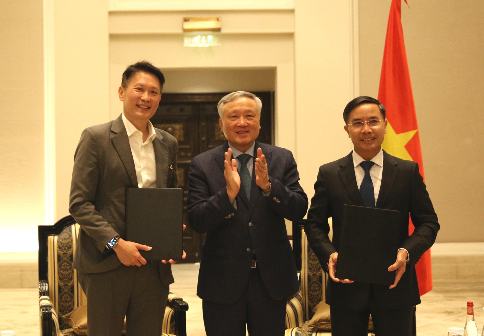 Phó Thủ tướng chứng kiến lễ ký MOU hợp tác phát triển công nghệ blockchain và tài sản số giữa Binance và UBND TP. Đà Nẵng - Ảnh: VGP/Nguyễn Hoàng