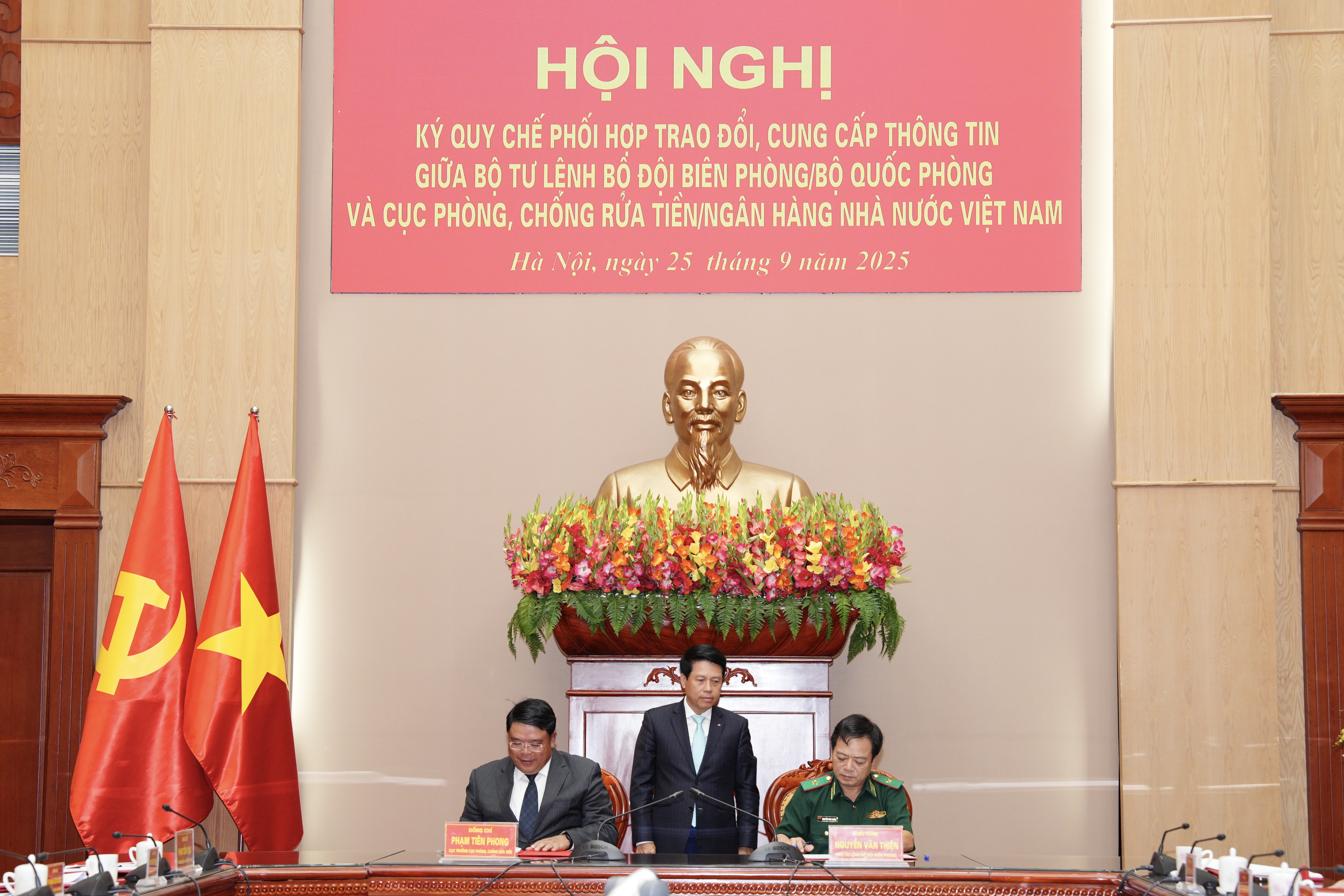 Tăng cường trao đổi, cung cấp thông tin vì sự bình yên của Tổ quốc và nhân dân