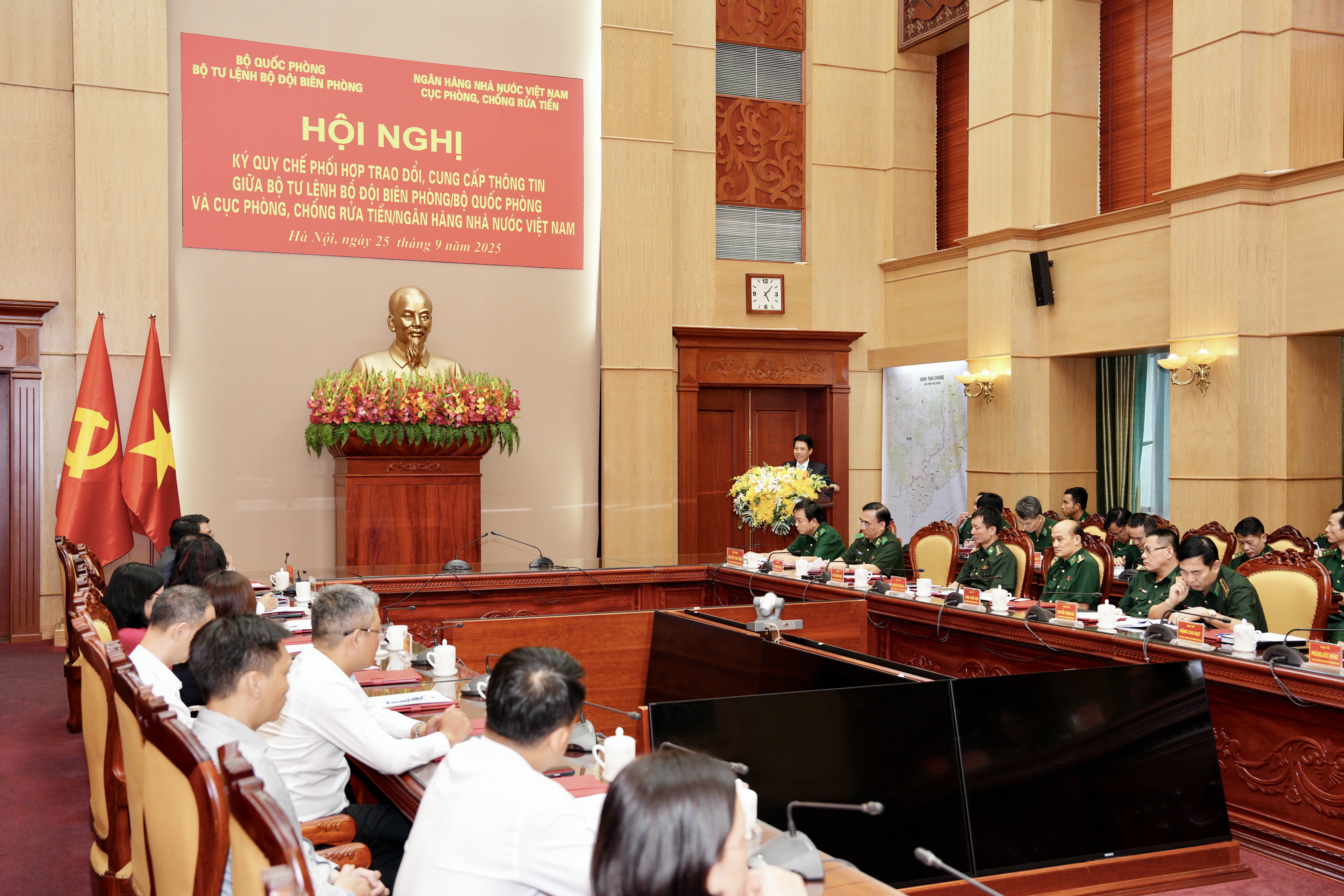 Tăng cường trao đổi, cung cấp thông tin vì sự bình yên của Tổ quốc và nhân dân