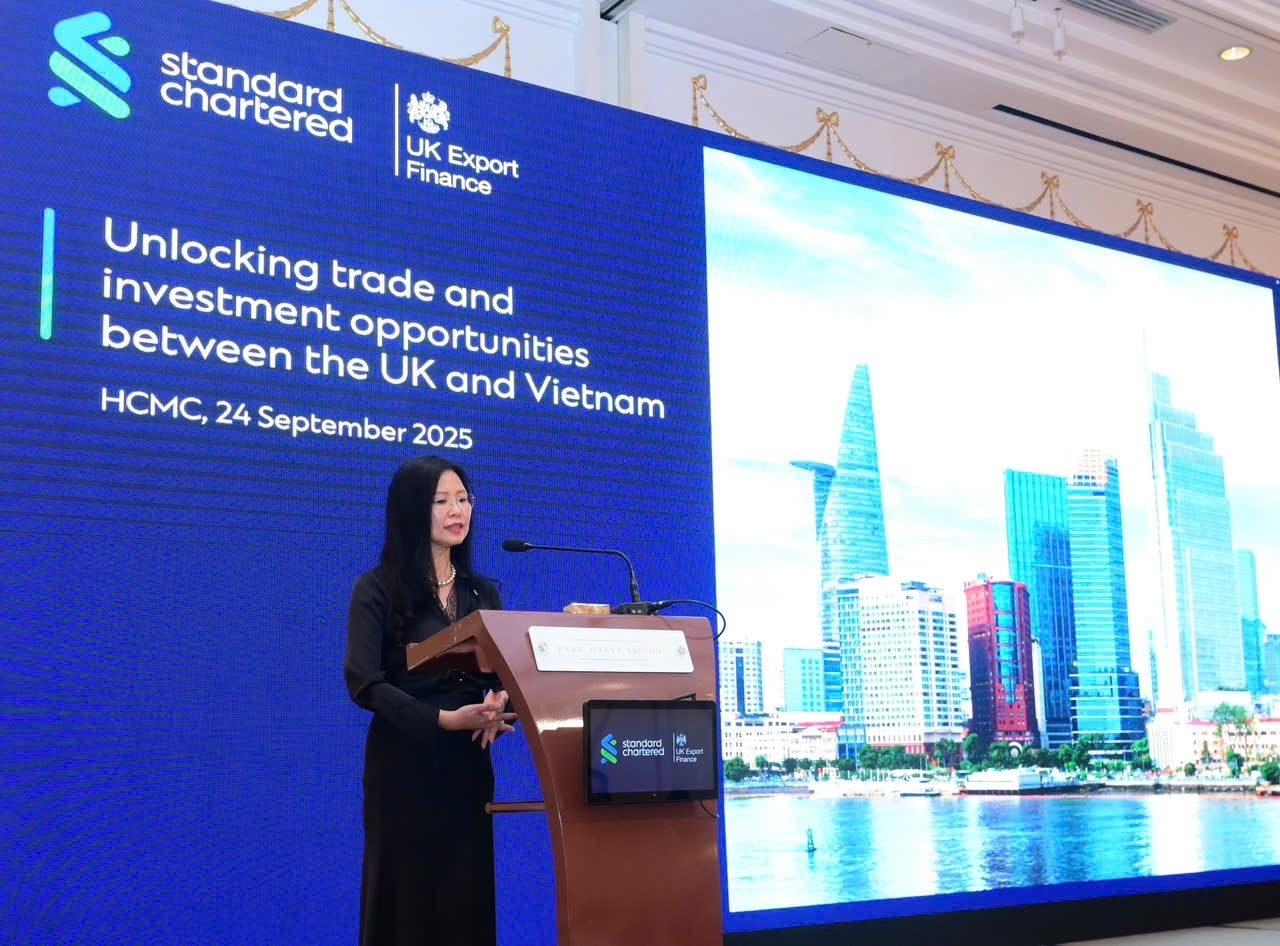 Bà Nguyễn Thúy Hạnh, Tổng giám đốc, Standard Chartered Việt Nam phát biểu tại sự kiện Bà Nguyễn Thúy Hạnh, Tổng giám đốc, Standard Chartered Việt Nam phát biểu tại sự kiện