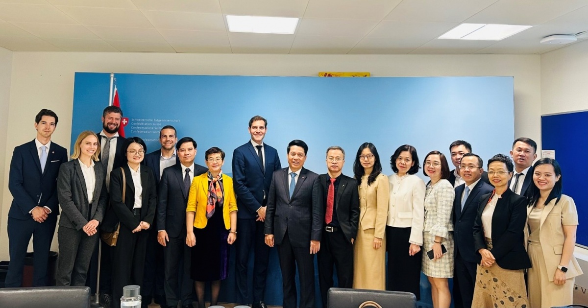 Nghiên cứu kinh nghiệm chuyển đổi số, Fintech và tài sản mã hóa tại Thụy Sĩ và Vương quốc Anh