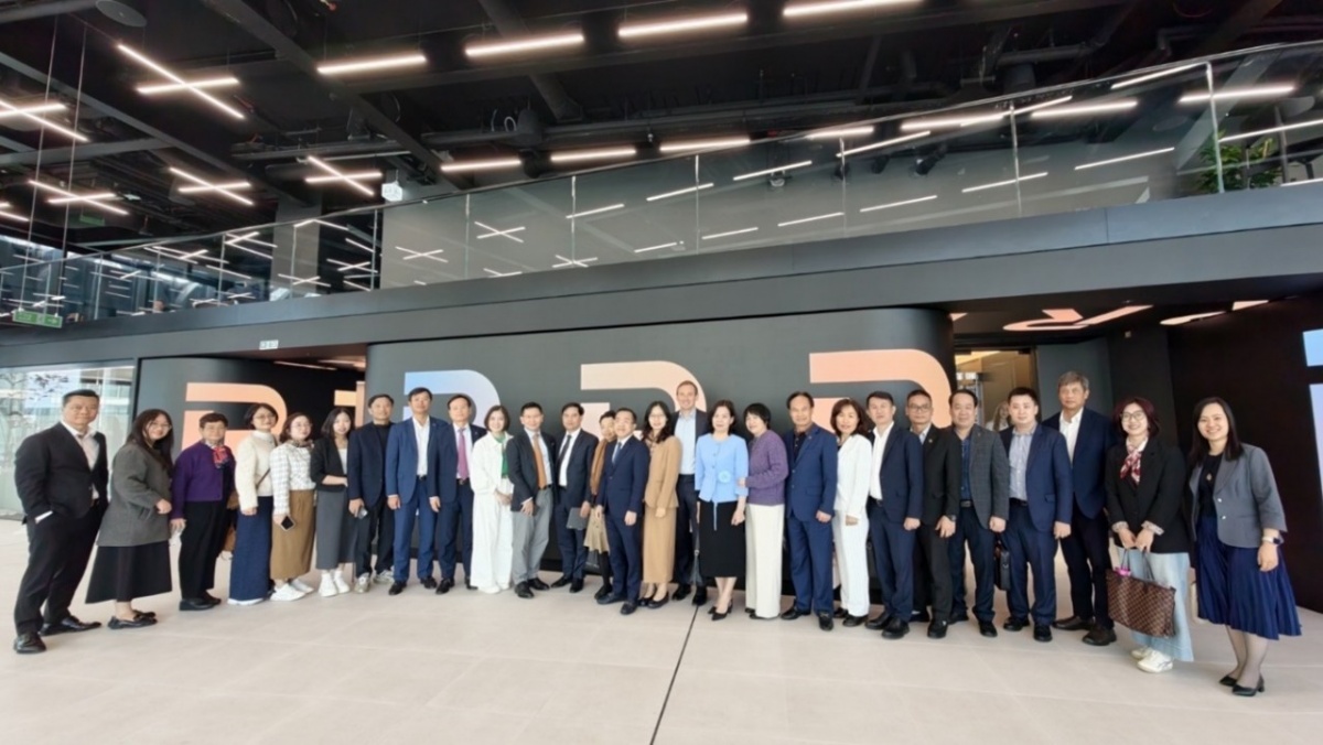 Nghiên cứu kinh nghiệm chuyển đổi số, Fintech và tài sản mã hóa tại Thụy Sĩ và Vương quốc Anh