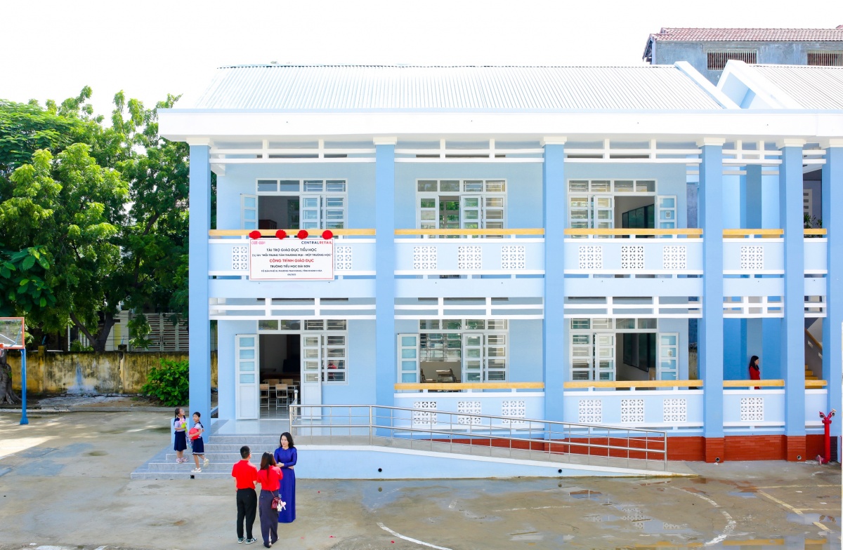 Khánh Hòa - Central Retail Việt Nam bàn giao công trình giáo dục trị giá hơn 2,3 tỷ đồng