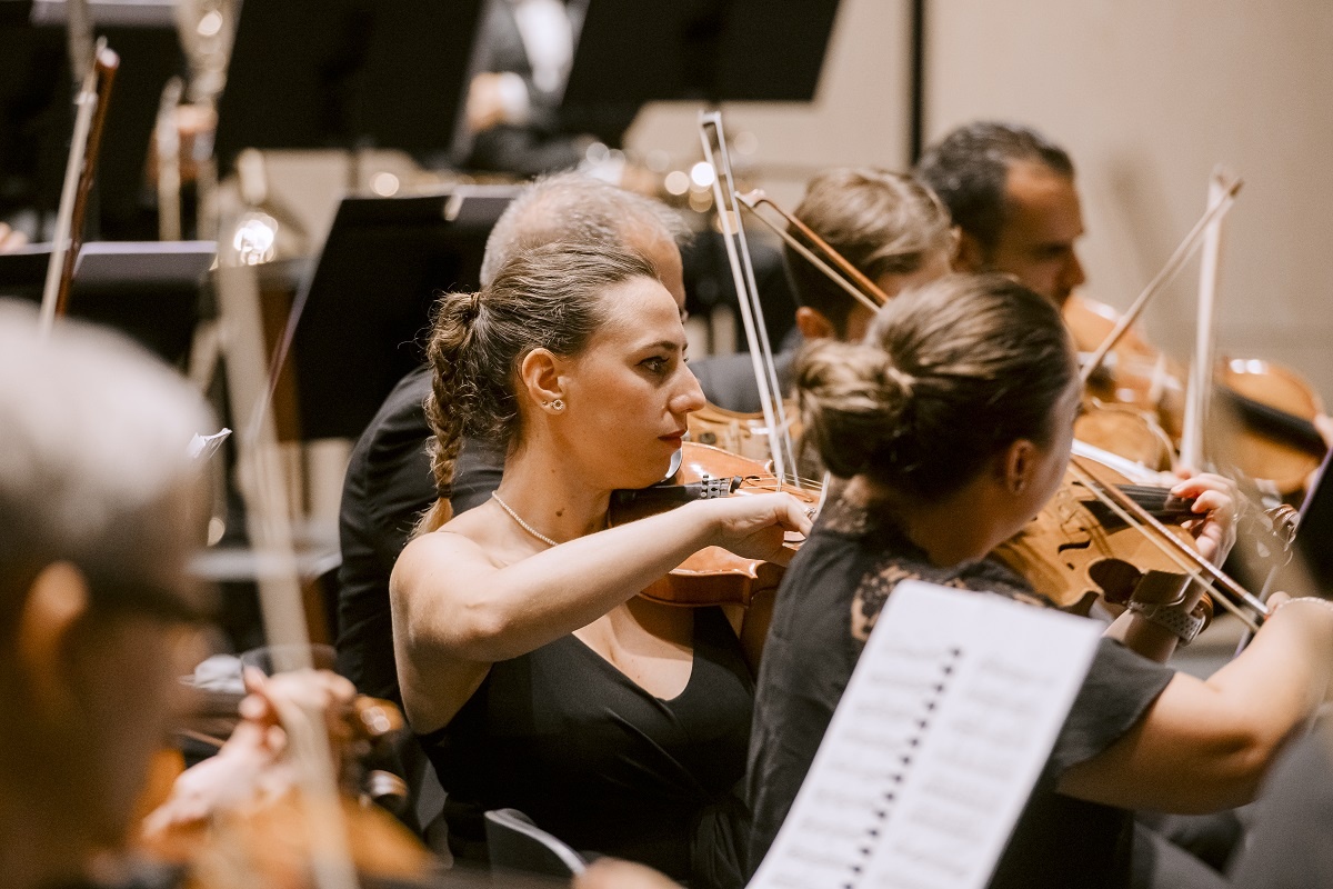 Hai đêm diễn của Italia Mistero đã khắc họa một bức tranh âm nhạc và văn hóa Ý sống động ngay giữa lòng Hà Nội, nơi công chúng tìm thấy sự đồng điệu trong những giai điệu bất hủ, cảm nhận được nhịp đập chung của tình hữu nghị Việt Nam - Italia, sự đắm say và khát vọng truyền tải vẻ đẹp của âm nhạc đến với công chúng toàn nhân loại của nghệ sĩ Nhà hát Teatro Massimo