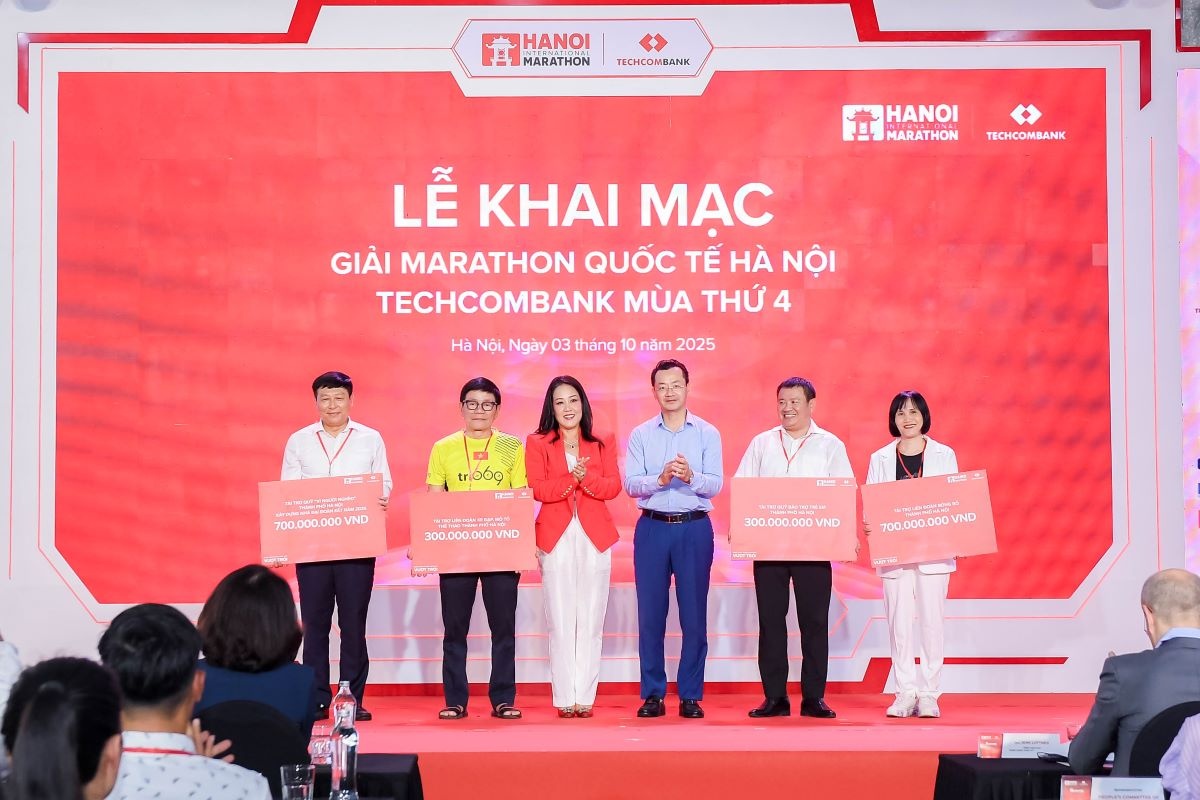 Hơn 13.000 vận động viên tranh tài tại Giải Marathon Quốc tế Hà Nội Techcombank Mùa thứ 4 Hơn 13.000 vận động viên tranh tài tại Giải Marathon Quốc tế Hà Nội Techcombank Mùa thứ 4