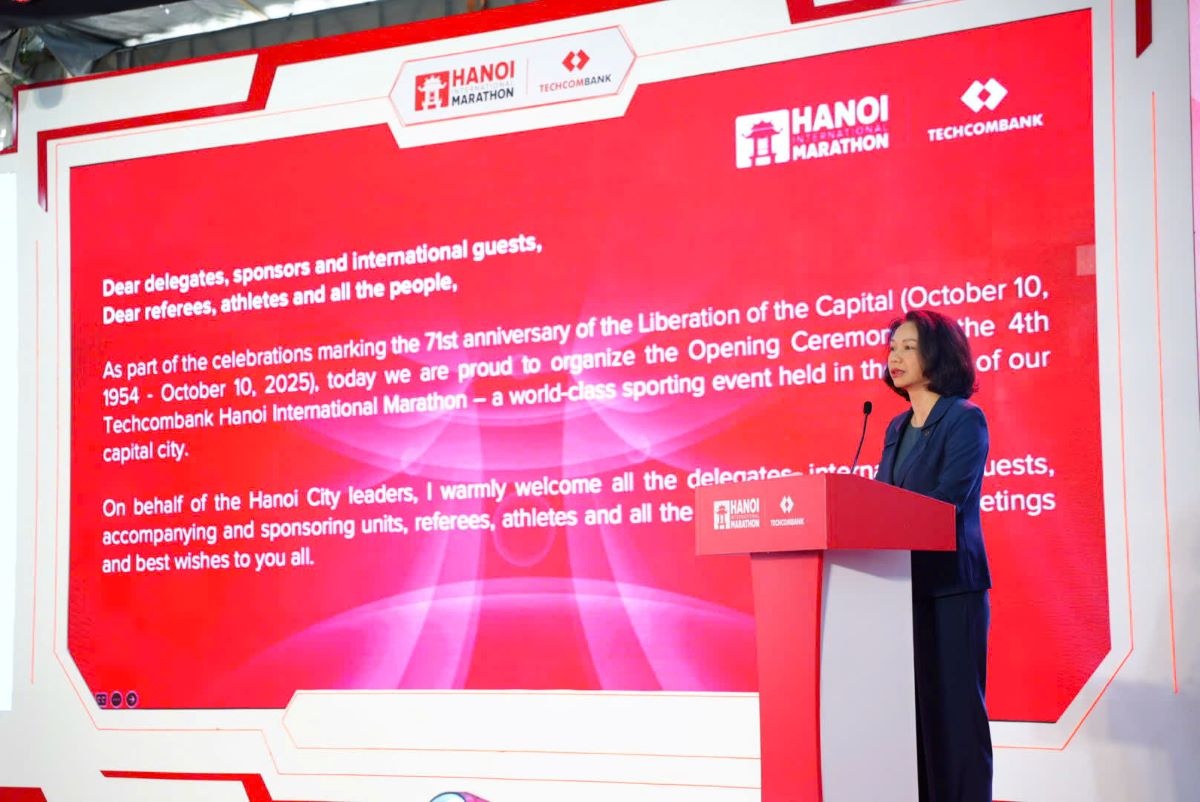 Bà Vũ Thu Hà- Phó chủ tịch UBND TP Hà Nội phát biểu tại lễ khai mạc Bà Vũ Thu Hà- Phó chủ tịch UBND TP Hà Nội phát biểu tại lễ khai mạc