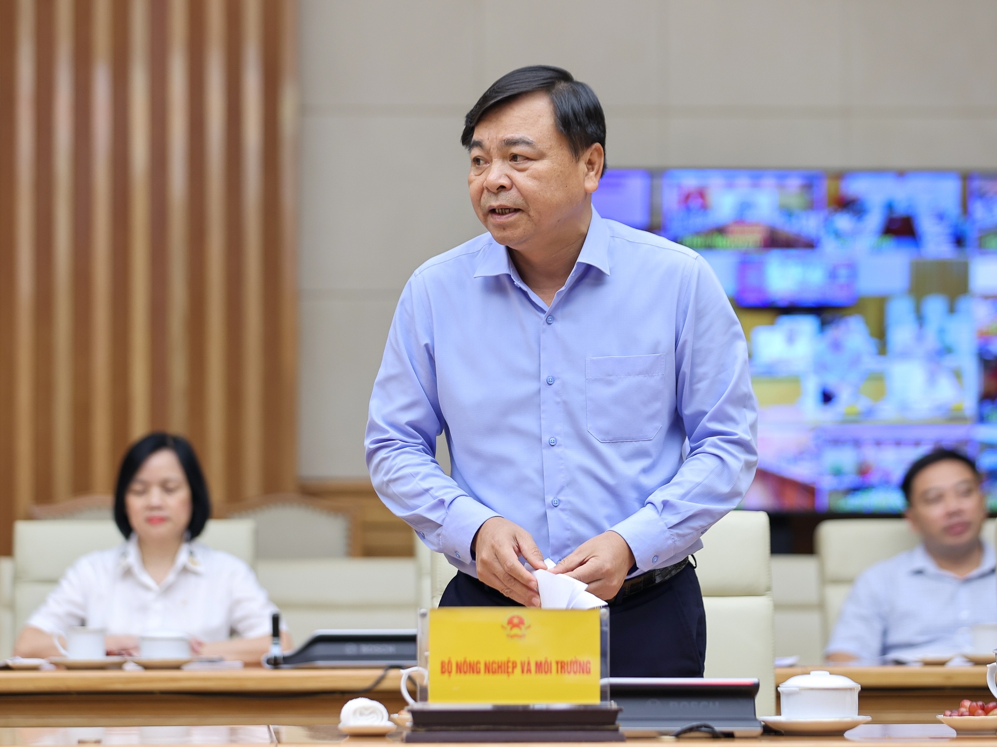 Thứ trưởng Bộ Nông nghiệp và Môi trường Nguyễn Hoàng Hiệp báo cáo - Ảnh: VGP/Nhật Bắc