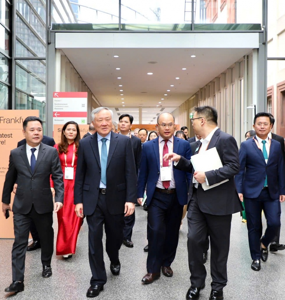 Phó Thống đốc NHNN Nguyễn Ngọc Cảnh tháp tùng Phó Thủ tướng dự Hội nghị SIBOS 2025