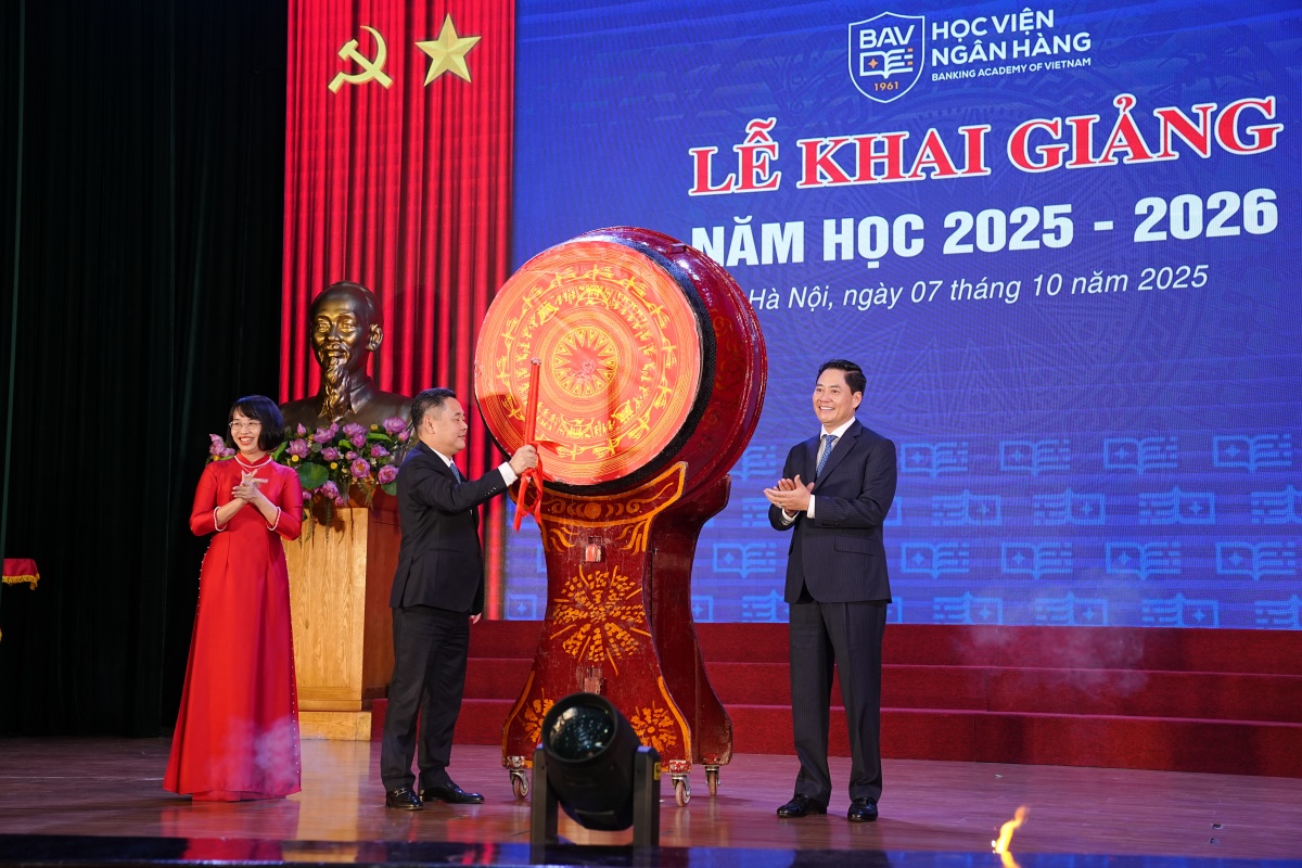 Học viện Ngân hàng khai giảng năm học mới: Kiến tạo tri thức, vững bước tương lai