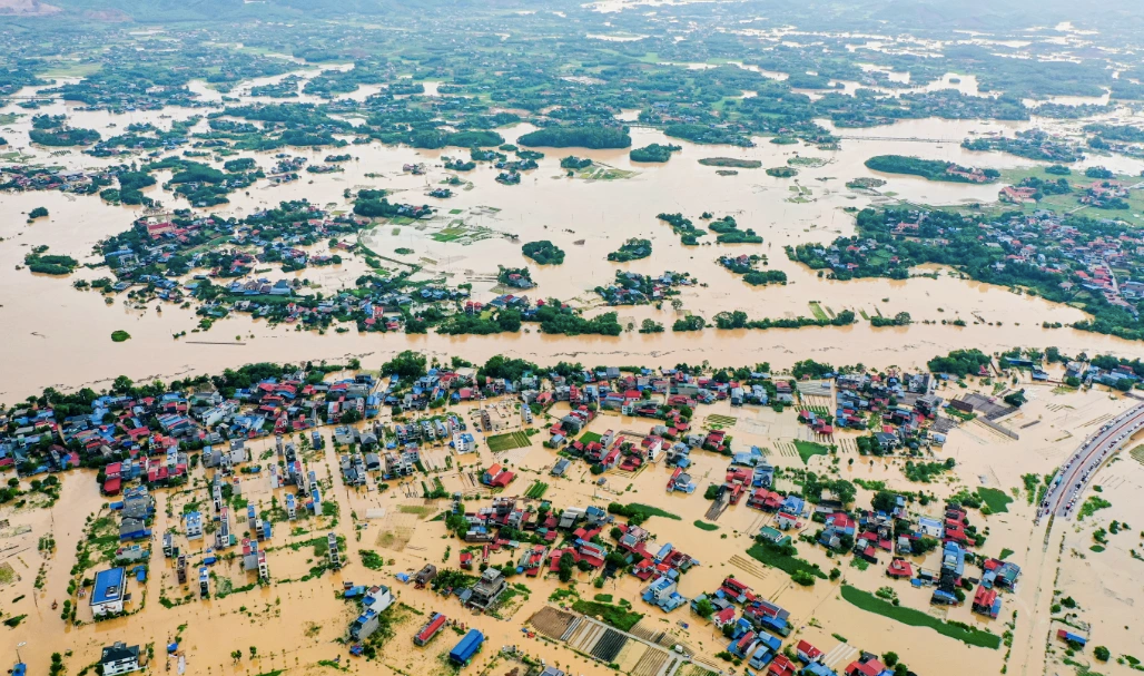 Lũ sông Cầu dâng cao gây ngập lụt nhiều phường ở Thái Nguyên