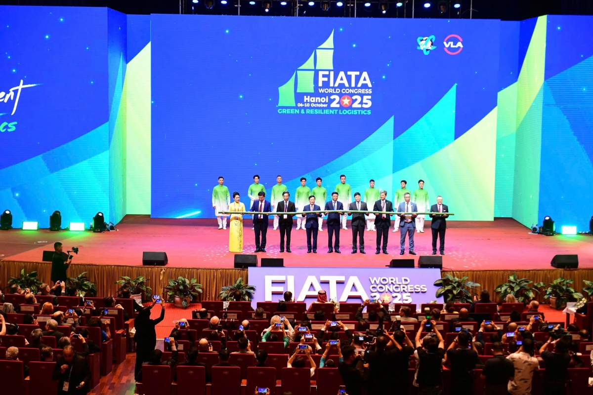 FIATA World Congress 2025) chính thức khai mạc. Với chủ đề “Green and Resilient Logistics – Logistics xanh, thích ứng nhanh” FIATA World Congress 2025) chính thức khai mạc. Với chủ đề “Green and Resilient Logistics – Logistics xanh, thích ứng nhanh”