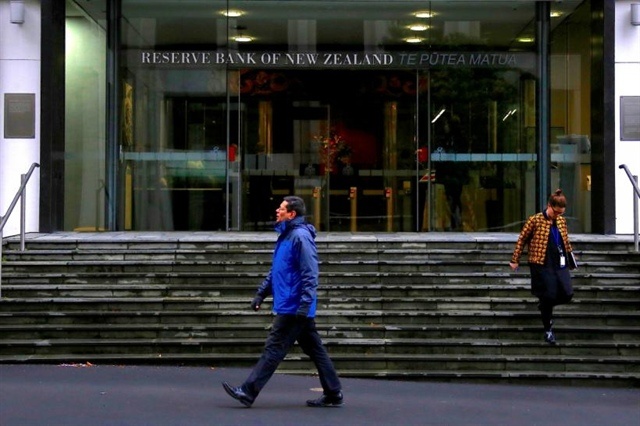 NHTW New Zealand giảm mạnh lãi suất để hỗ trợ tăng trưởng NHTW New Zealand giảm mạnh lãi suất để hỗ trợ tăng trưởng