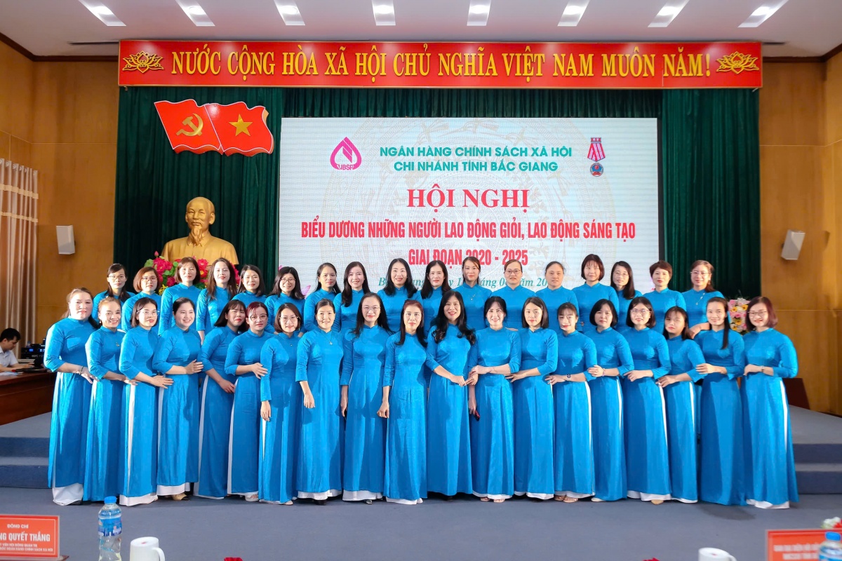Tập thể CĐCS Ngân hàng Chính sách xã hội tỉnh Bắc Giang