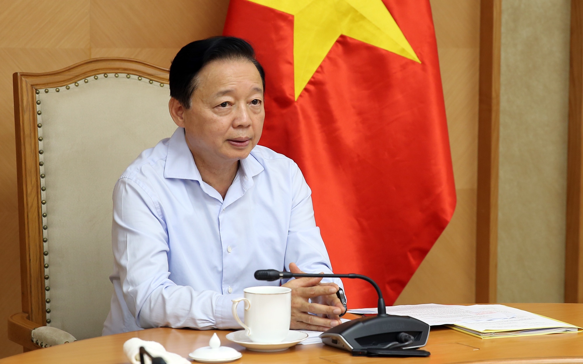 Phó Thủ tướng Trần Hồng Hà chủ trì cuộc họp nghe báo cáo về sửa nghị định về nhà ở xã hội - Ảnh: VGP/Minh Khôi