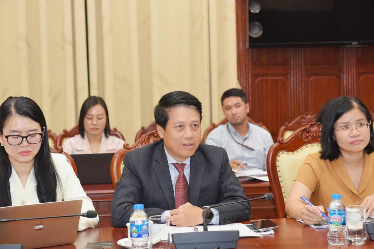 Phó Thống đốc Phạm Tiến Dũng tiếp Tập đoàn Công nghệ tài chính Tether