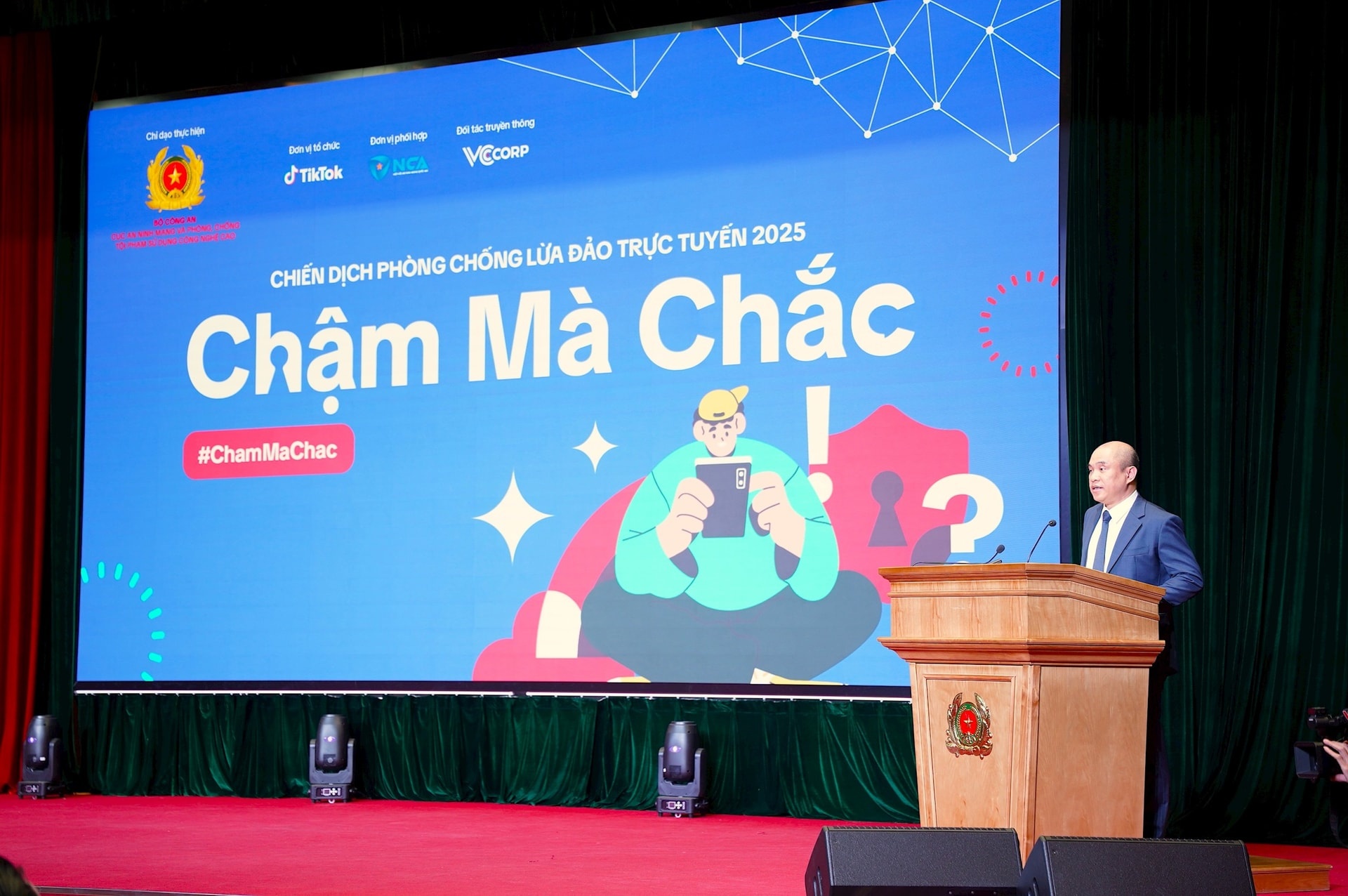 Khởi động chiến dịch “Chống lừa đảo trực tuyến 2025 – Chậm mà chắc” Khởi động chiến dịch “Chống lừa đảo trực tuyến 2025 – Chậm mà chắc”