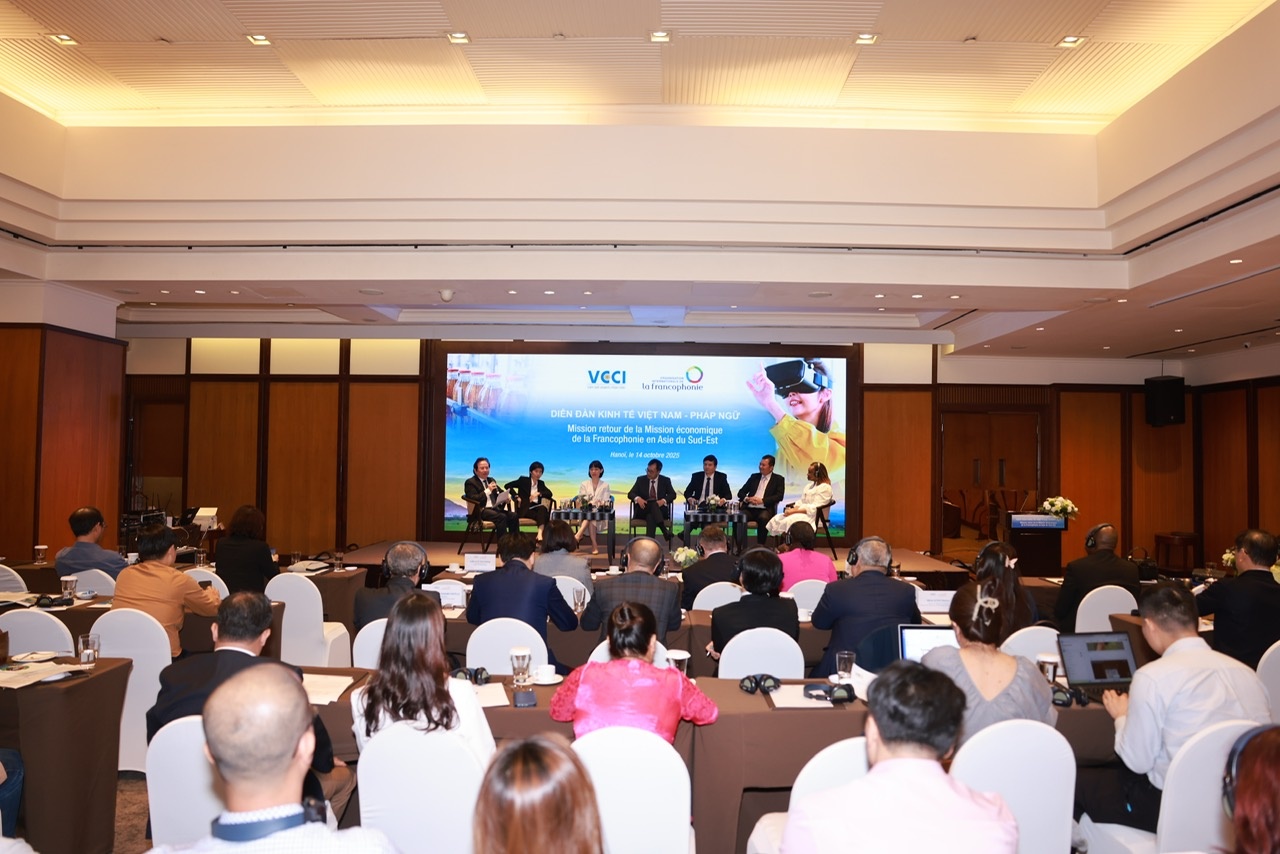 Toàn cảnh Diễn đàn Việt Nam - Pháp ngữ ngày 14/10 tại Hà Nội. Toàn cảnh Diễn đàn Việt Nam - Pháp ngữ ngày 14/10 tại Hà Nội.