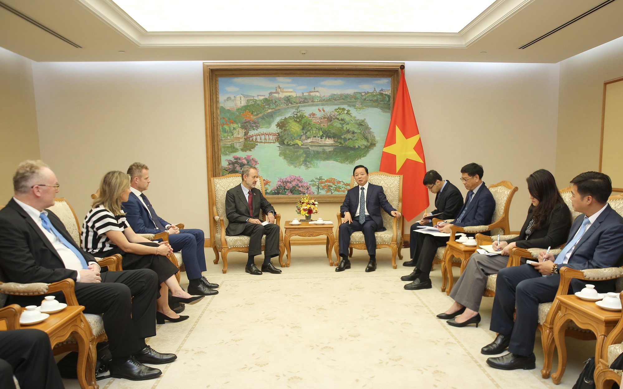 Phó Thủ tướng nhấn mạnh, Chính phủ Việt Nam ủng hộ các dự án hợp tác đóng tàu công nghệ cao - Ảnh: VGP/Minh Khôi Phó Thủ tướng nhấn mạnh, Chính phủ Việt Nam ủng hộ các dự án hợp tác đóng tàu công nghệ cao - Ảnh: VGP/Minh Khôi