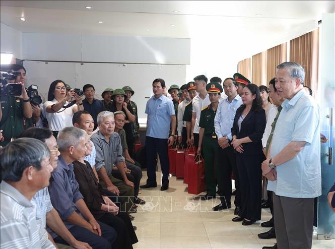 Tổng Bí thư Tô Lâm thăm hỏi, động viên nhân dân tỉnh Thái Nguyên - Ảnh: TTXVN Tổng Bí thư Tô Lâm thăm hỏi, động viên nhân dân tỉnh Thái Nguyên - Ảnh: TTXVN