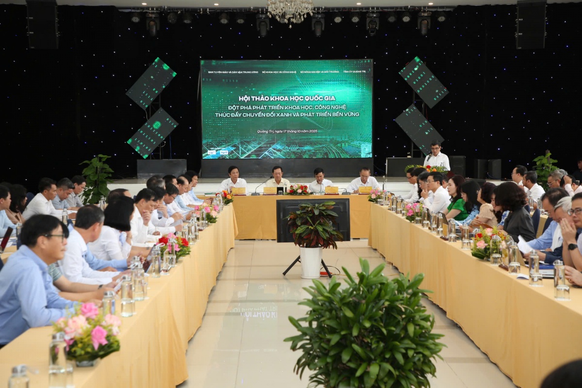 Chuyển đổi xanh: Điều kiện tiên quyết để đất nước phát triển bền vững Chuyển đổi xanh: Điều kiện tiên quyết để đất nước phát triển bền vững