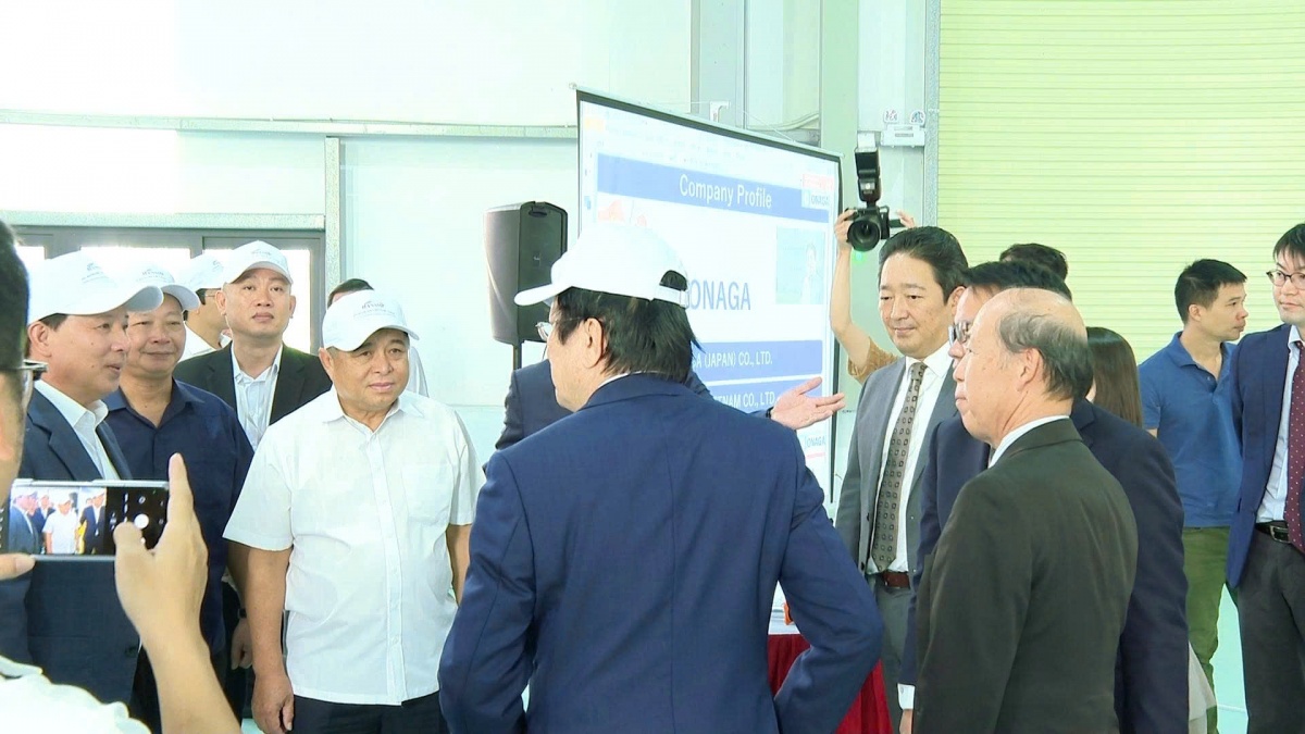 Phó Thủ tướng Chính phủ Nguyễn Chí Dũng tại Nhà máy Công ty Onaga Phó Thủ tướng Chính phủ Nguyễn Chí Dũng tại Nhà máy Công ty Onaga