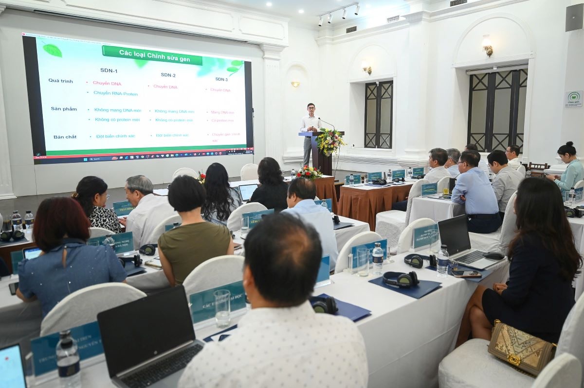 Quang cảnh diễn đàn