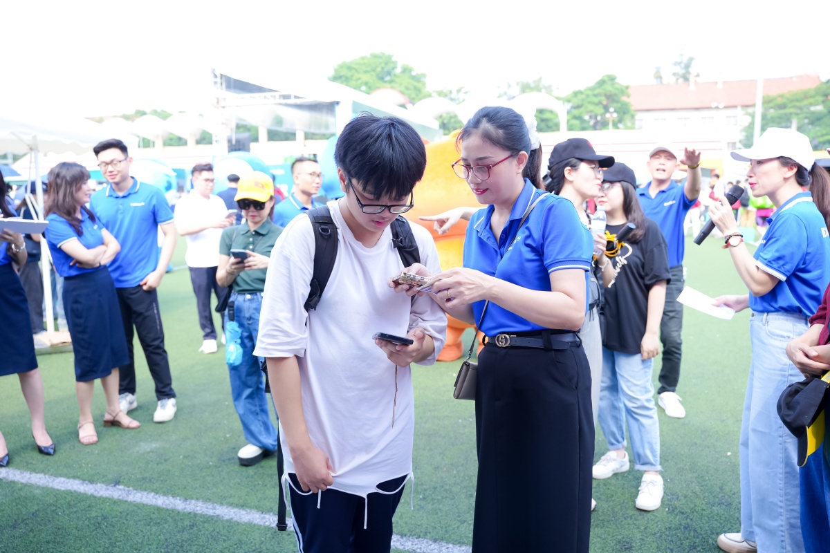 Đội ngũ nhân viên Eximbank – những “đại sứ thương hiệu” thân thiện, nhiệt tình tại sự kiện