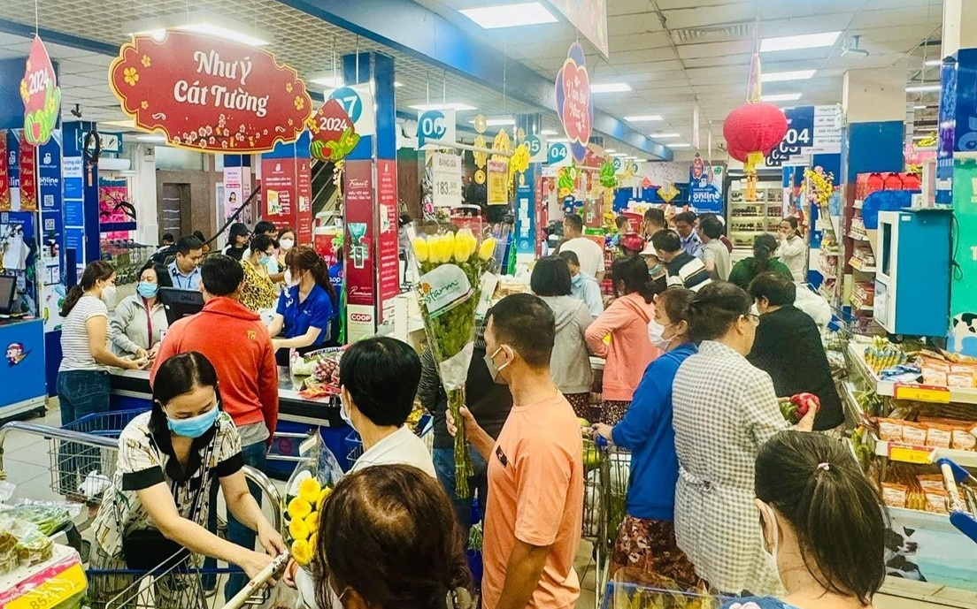 Bảo vệ người tiêu dùng: Nền tảng của một nền kinh tế minh bạch và nhân văn Bảo vệ người tiêu dùng: Nền tảng của một nền kinh tế minh bạch và nhân văn