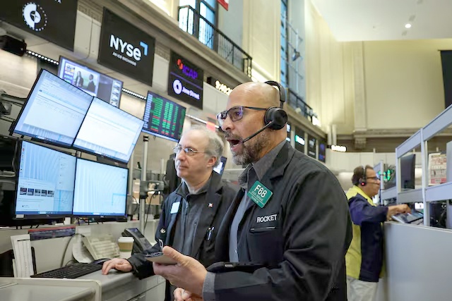 3M và Coca-Cola kéo Dow Jones lên đỉnh mới, Phố Wall phân hóa trước làn sóng lợi nhuận quý III 3M và Coca-Cola kéo Dow Jones lên đỉnh mới, Phố Wall phân hóa trước làn sóng lợi nhuận quý III