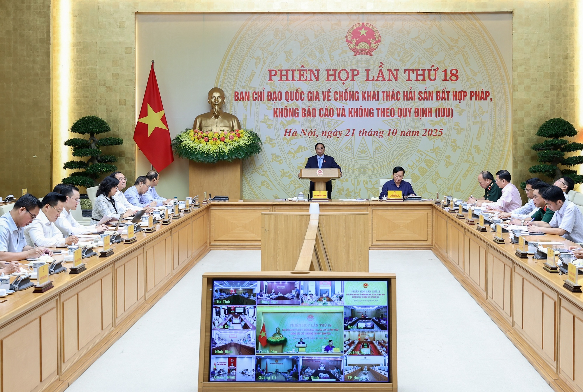 Thủ tướng chủ trì Phiên họp thứ 18, Ban Chỉ đạo Quốc gia về chống khai thác IUU - Ảnh: VGP/Nhật Bắc