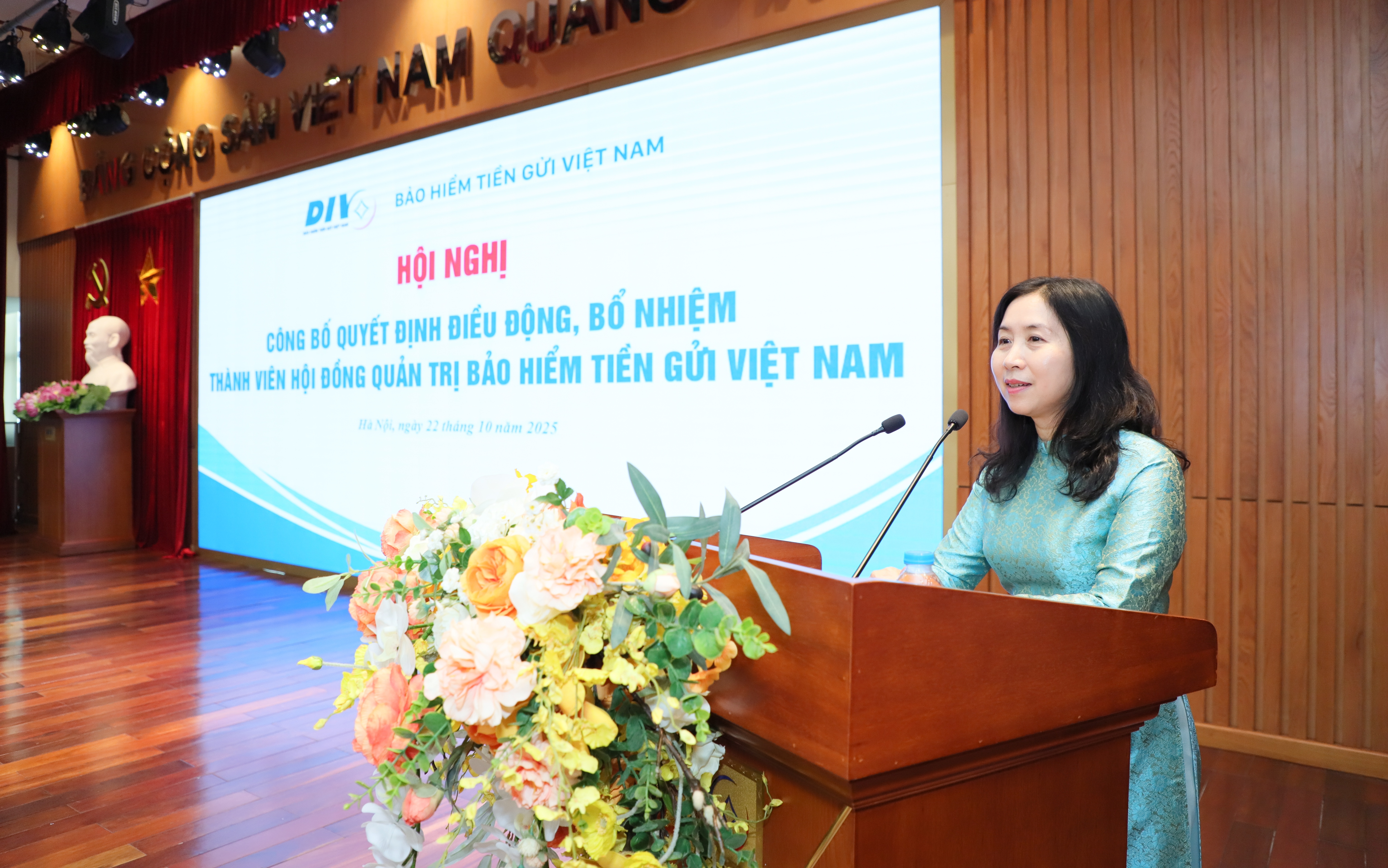 đồng chí Hoàng Thị Phương Hạnh phát biểu nhận nhiệm vụ tại Hội nghị đồng chí Hoàng Thị Phương Hạnh phát biểu nhận nhiệm vụ tại Hội nghị