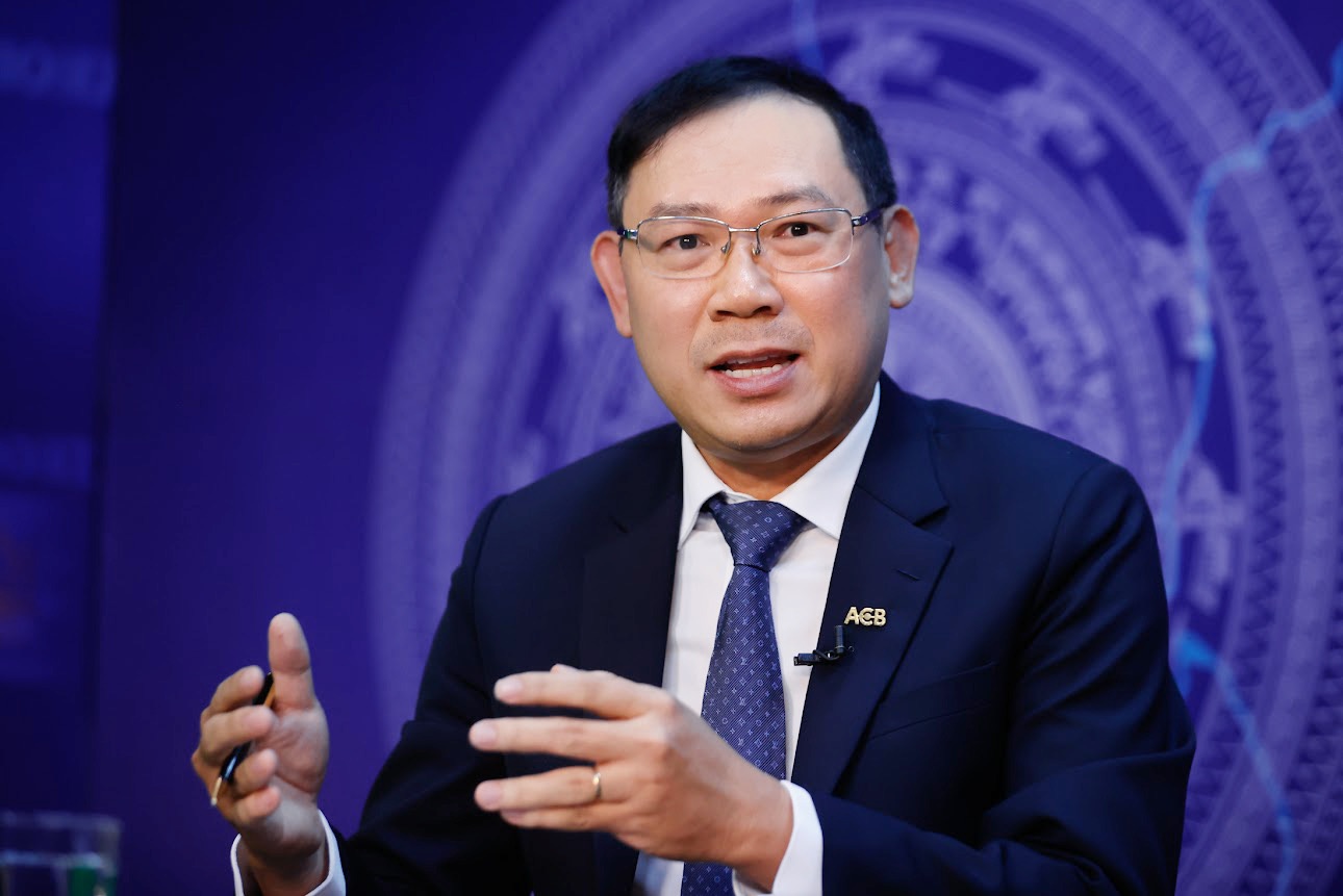 Ông Từ Tiến Phát, Tổng Giám đốc ACB: Ngân hàng chỉ thực sự phát triển bền vững khi có thể vừa quản trị tốt rủi ro, vừa tạo ra giá trị thực cho xã hội Ông Từ Tiến Phát, Tổng Giám đốc ACB: Ngân hàng chỉ thực sự phát triển bền vững khi có thể vừa quản trị tốt rủi ro, vừa tạo ra giá trị thực cho xã hội