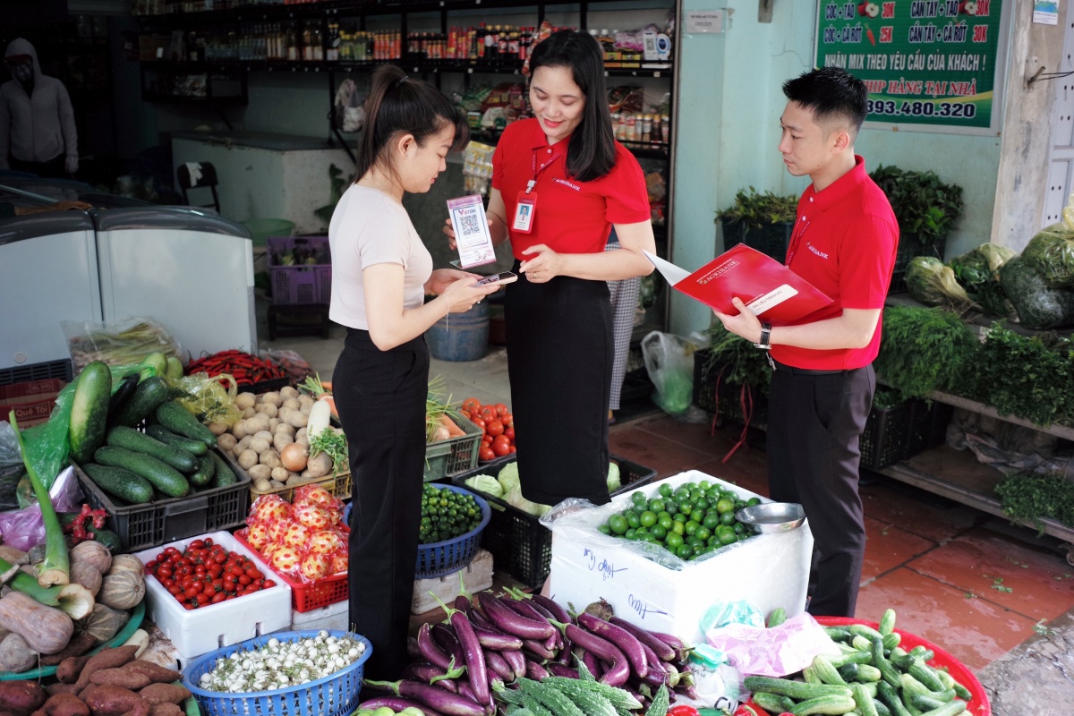 Agribank chủ động kiến tạo ngân hàng số, đưa dịch vụ đến từng người dân Agribank chủ động kiến tạo ngân hàng số, đưa dịch vụ đến từng người dân