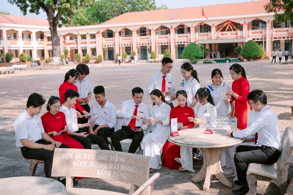 Agribank chủ động kiến tạo ngân hàng số, đưa dịch vụ đến từng người dân Agribank chủ động kiến tạo ngân hàng số, đưa dịch vụ đến từng người dân