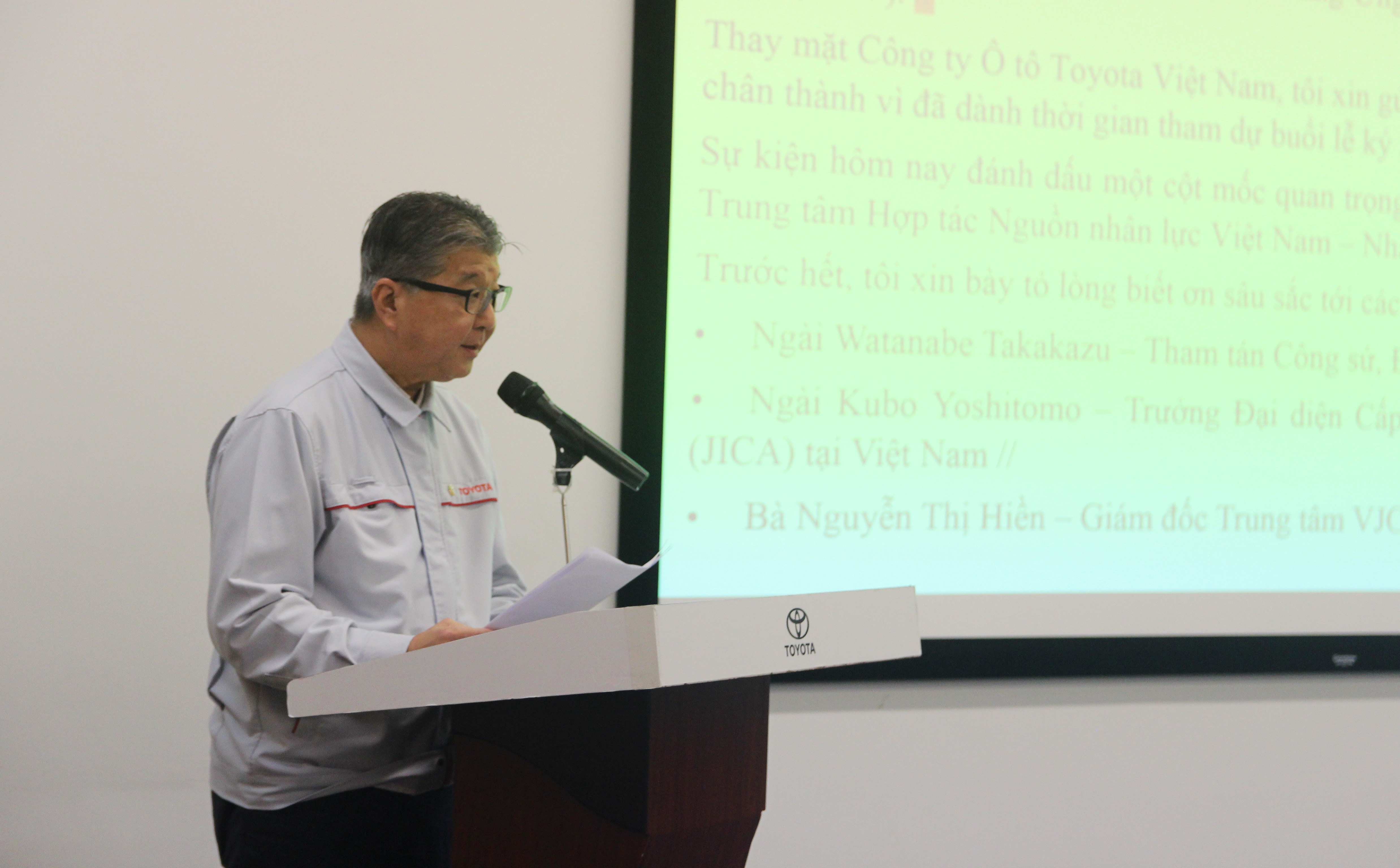 Ông Ugi Hitoshi, Trưởng Khối, Khối Chuỗi Cung Ứng, Công ty Ô tô Toyota Việt Nam phát biểu tại sự kiện
