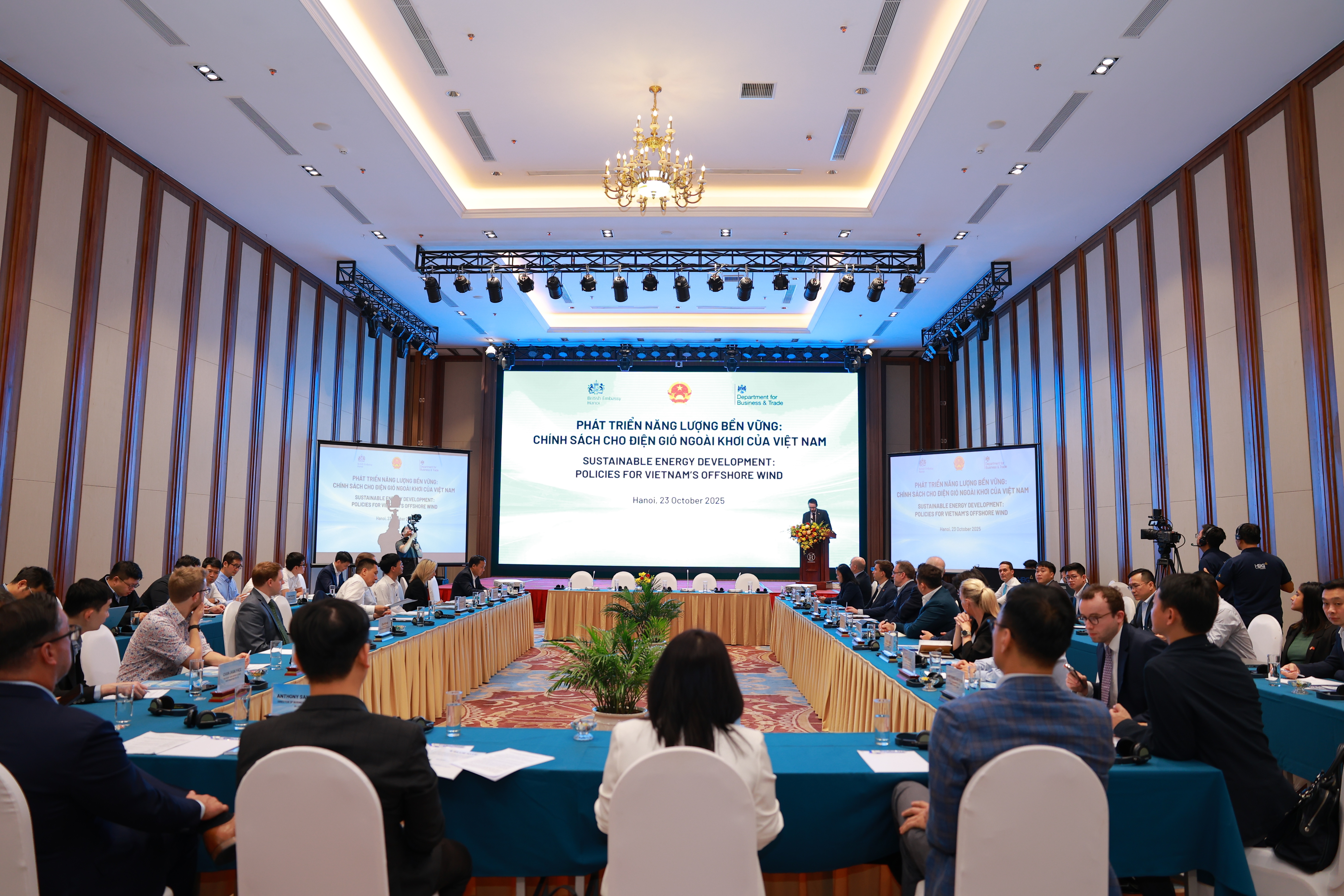 Doanh nghiệp năng lượng Anh kết nối hợp tác trong lĩnh vực điện gió ngoài khơi tại Việt Nam