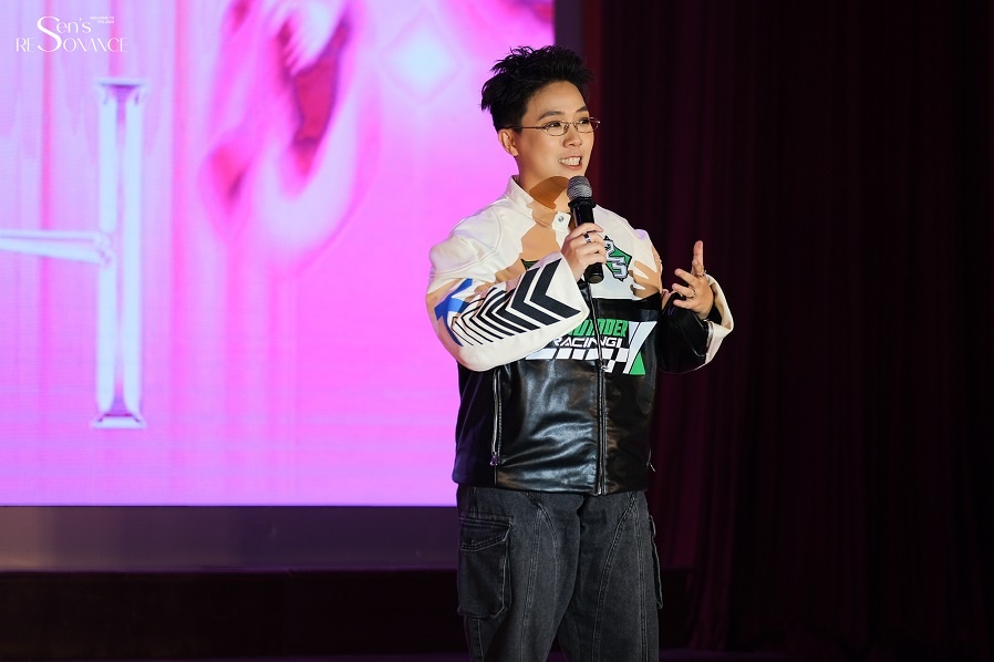 Hội trường chìm đắm trong giai điệu ngọt ngào của bản tình ca “Lễ đường” (Ảnh: FPS 2025 - Sen’s Resonance).