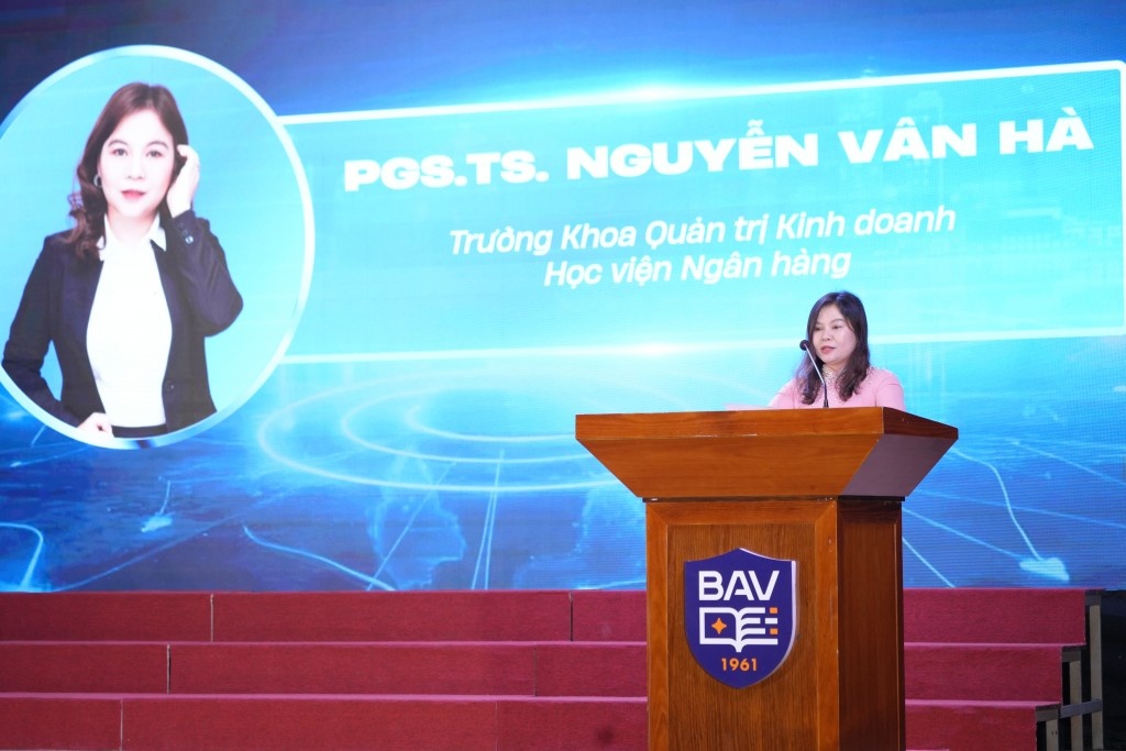 PGS.TS Nguyễn Vân Hà - Trưởng khoa Quản trị kinh doanh - Học viện Ngân hàng phát biểu khai mạc cuộc thi