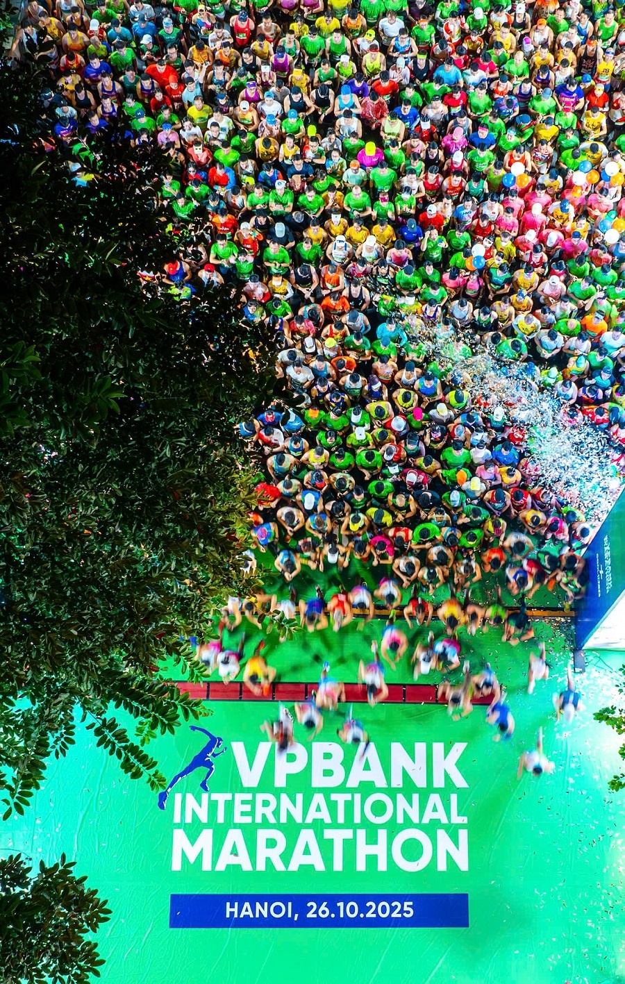 VPBank Hanoi International Marathon 2025 quy tụ 11.000 vận động viên đến từ 25 quốc gia và vùng lãnh thổ. VPBank Hanoi International Marathon 2025 quy tụ 11.000 vận động viên đến từ 25 quốc gia và vùng lãnh thổ.