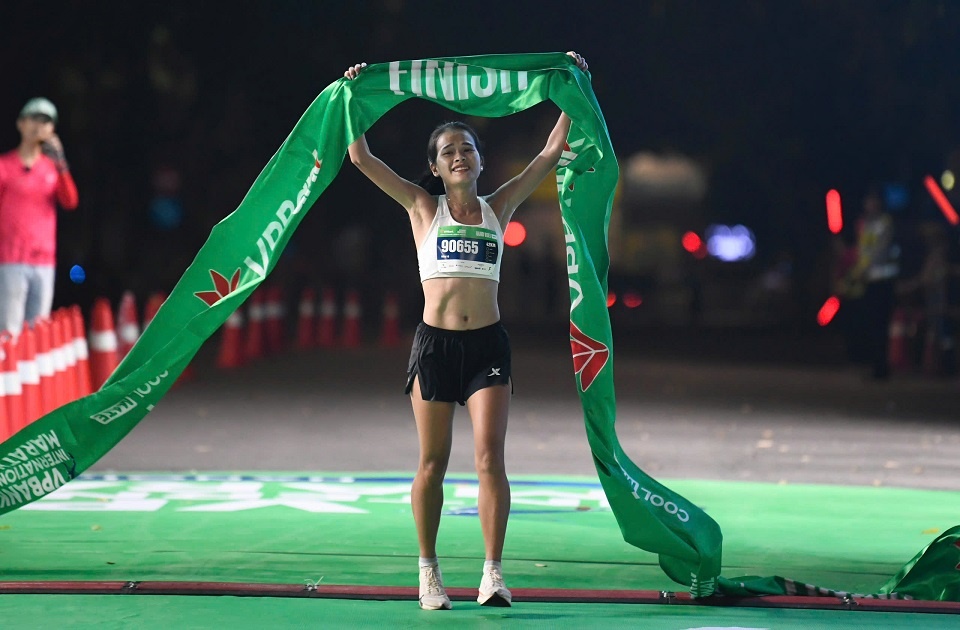 Hồng Lệ về nhất chặng đua 42km. Hồng Lệ về nhất chặng đua 42km.