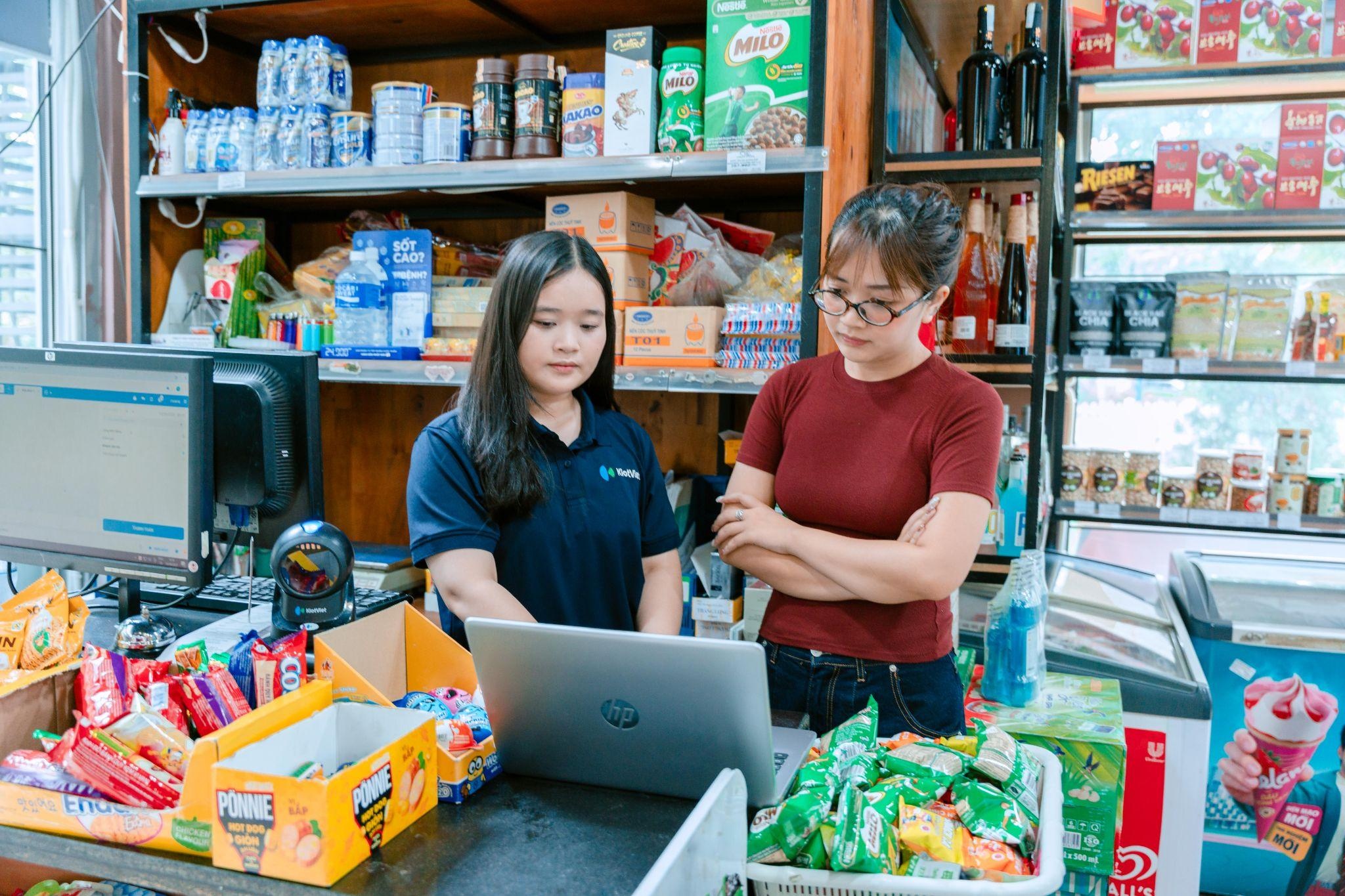 Thanh toán không dùng tiền mặt mở ra cơ hội cho các ngân hàng cho vay tiêu dùng qua phát hành thẻ và các hình thanh toán một chạm Thanh toán không dùng tiền mặt mở ra cơ hội cho các ngân hàng cho vay tiêu dùng qua phát hành thẻ và các hình thanh toán một chạm
