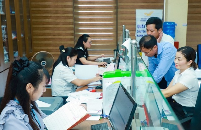 Tăng lương cơ sở khuyến khích công chức tận hiến