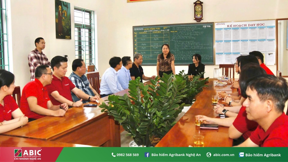 ABIC phối hợp cùng Agribank Chi nhánh Hà Nội hỗ trợ các trường học bị thiệt hại do bão số 10