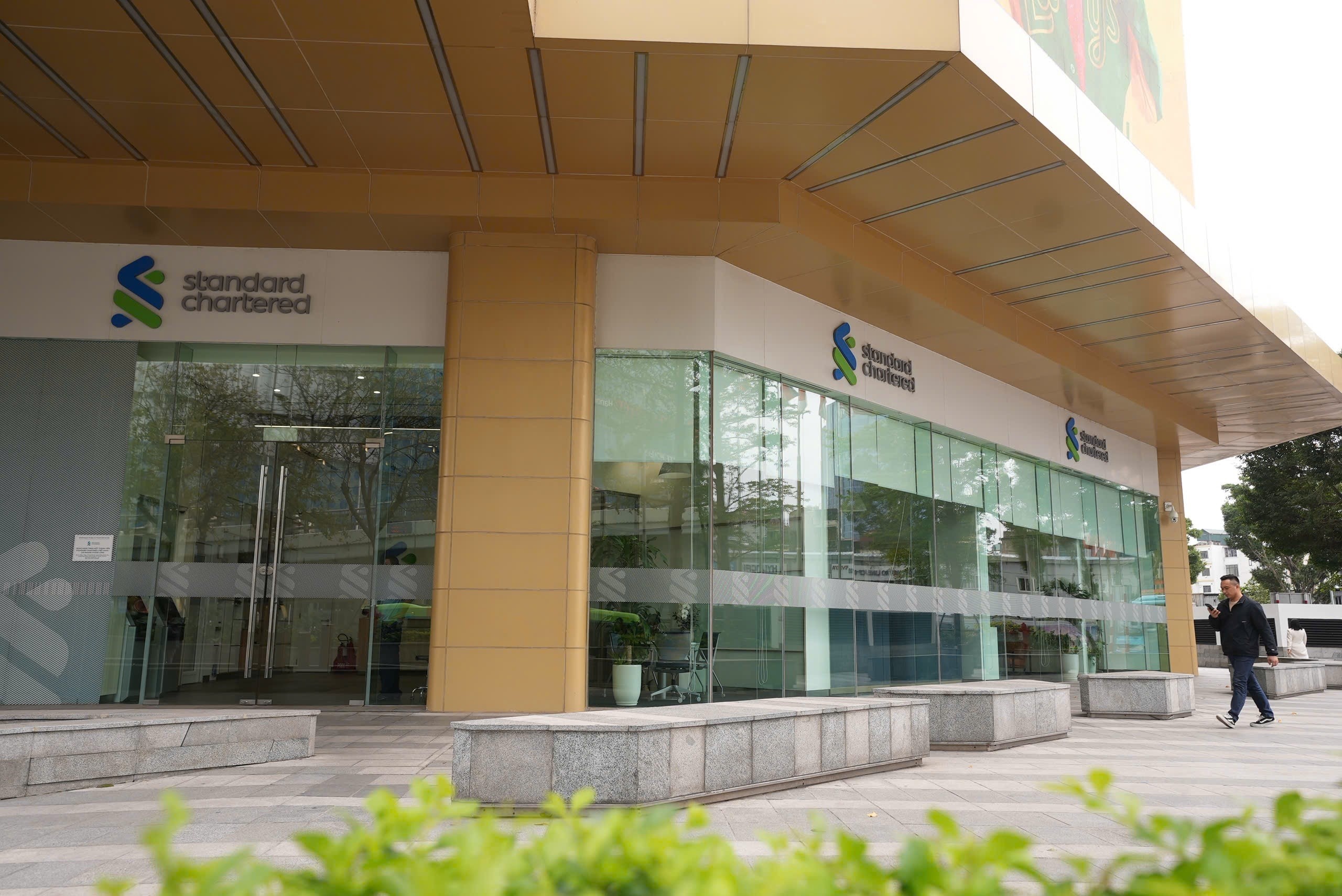 Standard Chartered nâng dự báo tăng trưởng GDP năm 2025 của Việt Nam lên 7,5% Standard Chartered nâng dự báo tăng trưởng GDP năm 2025 của Việt Nam lên 7,5%